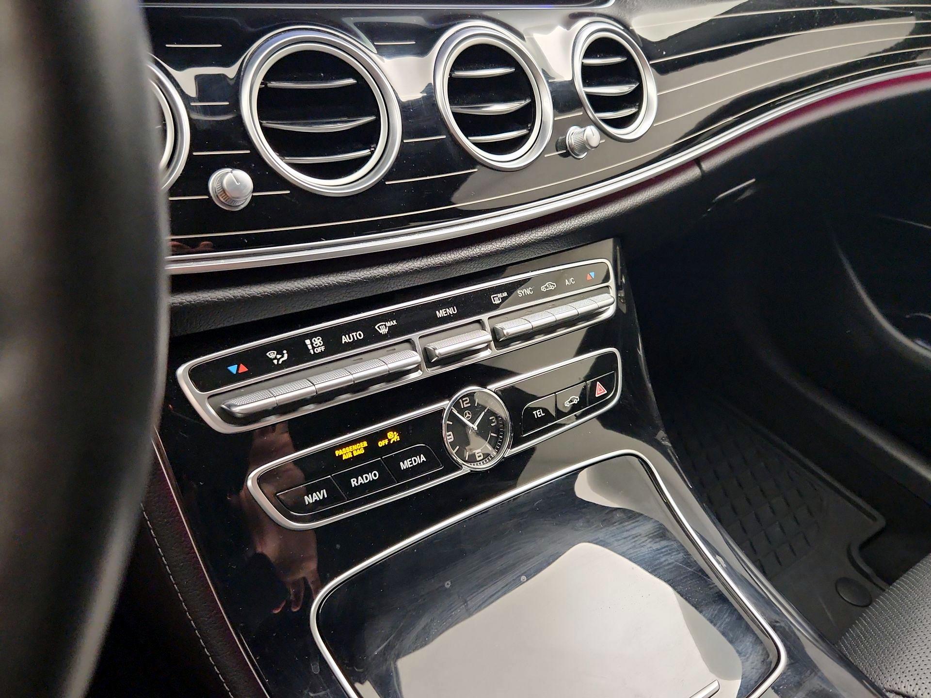 Thumbnail: 2020 Mercedes-Benz E-Class - 17