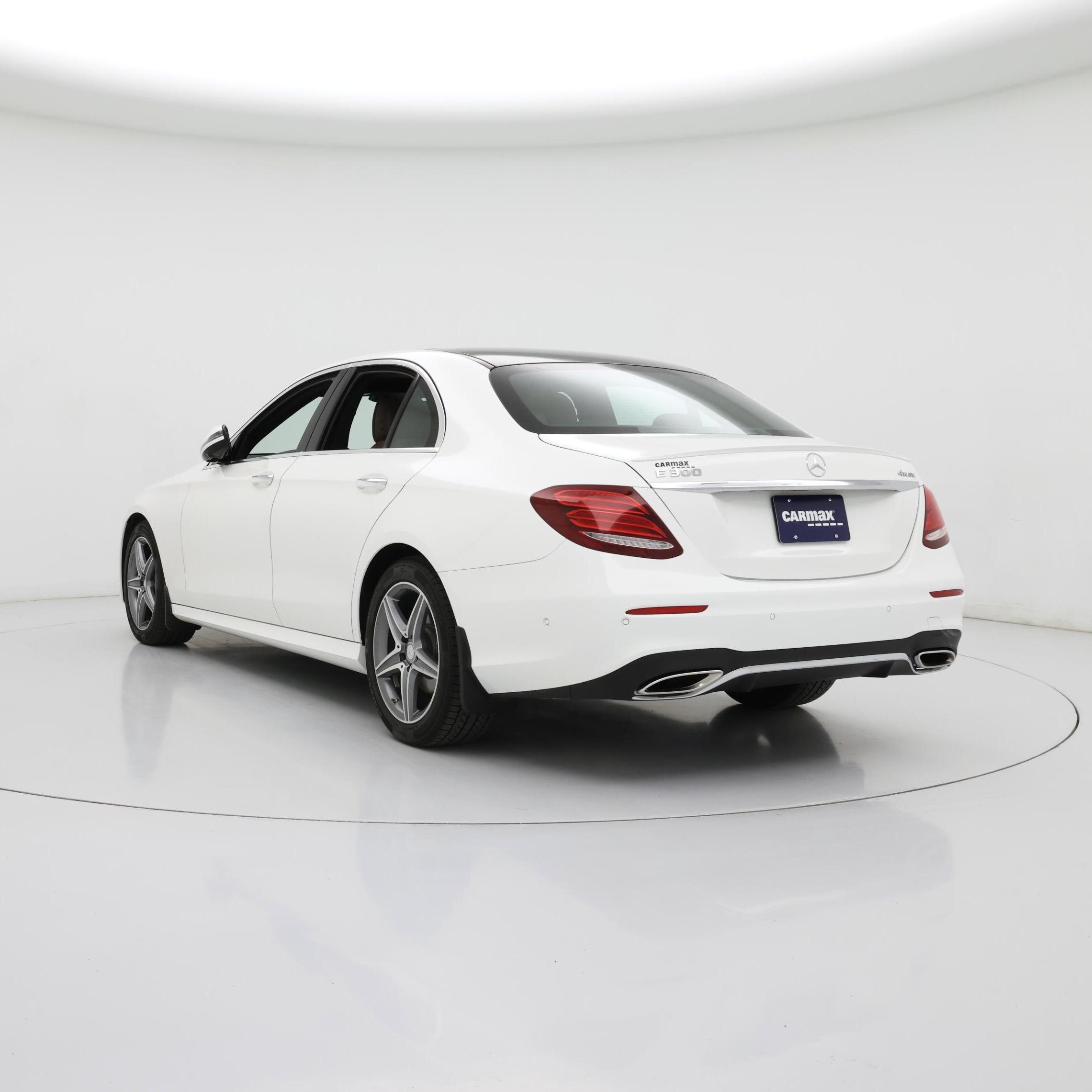 Thumbnail: 2017 Mercedes-Benz E-Class - 2