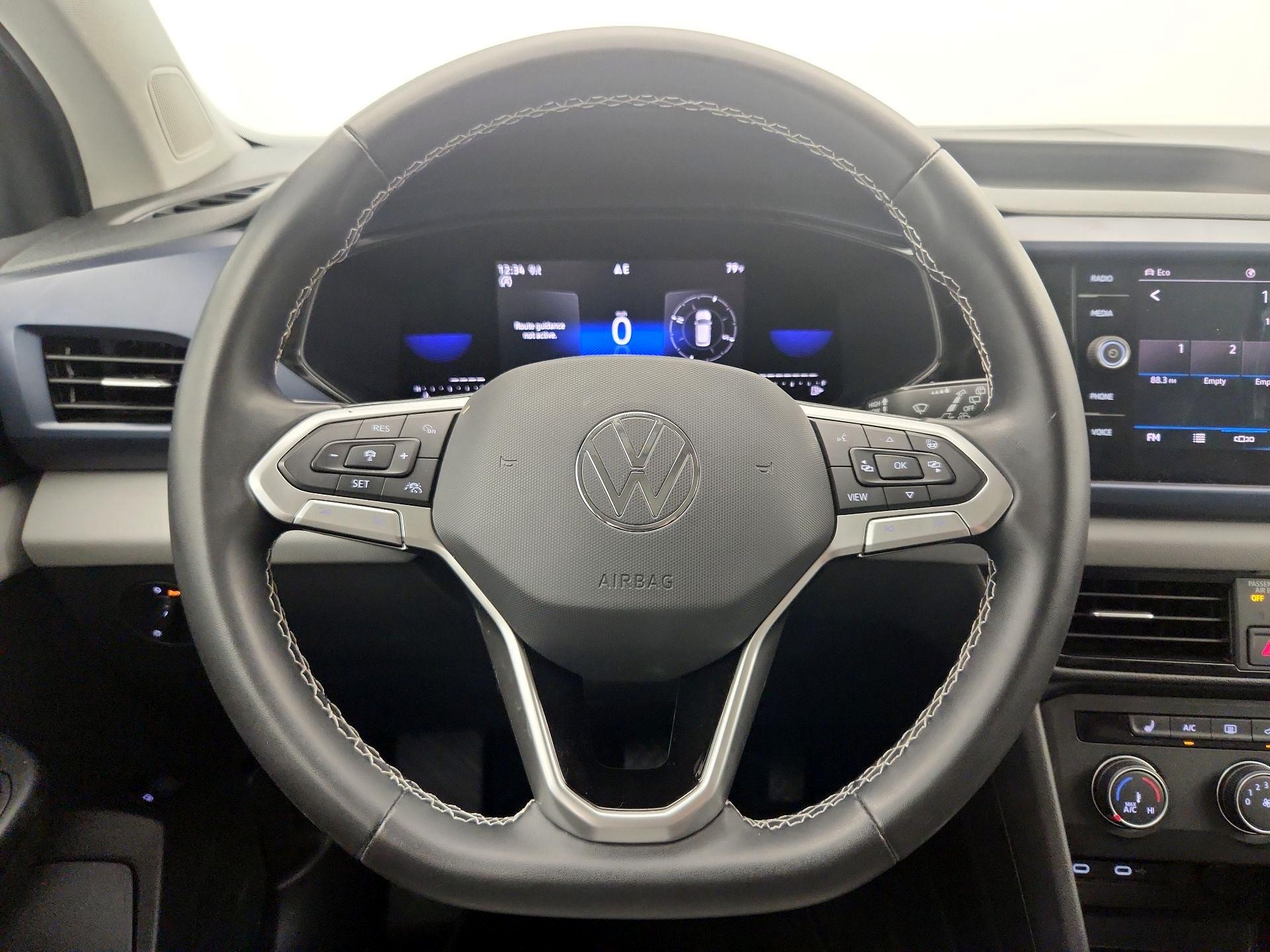 Thumbnail: 2022 Volkswagen Taos - 10