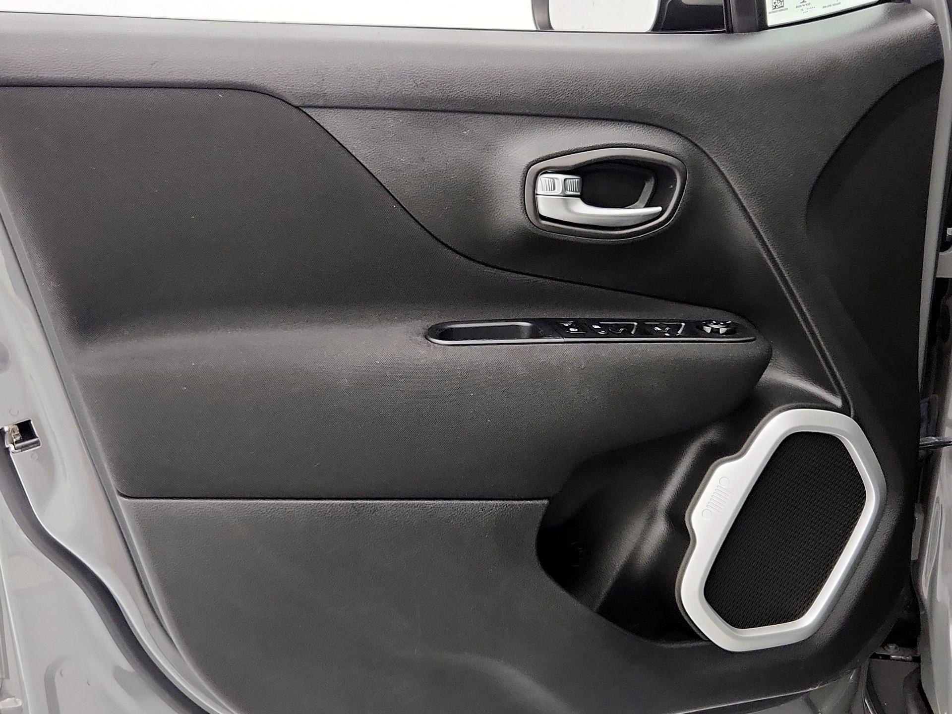 Thumbnail: 2021 Jeep Renegade - 12