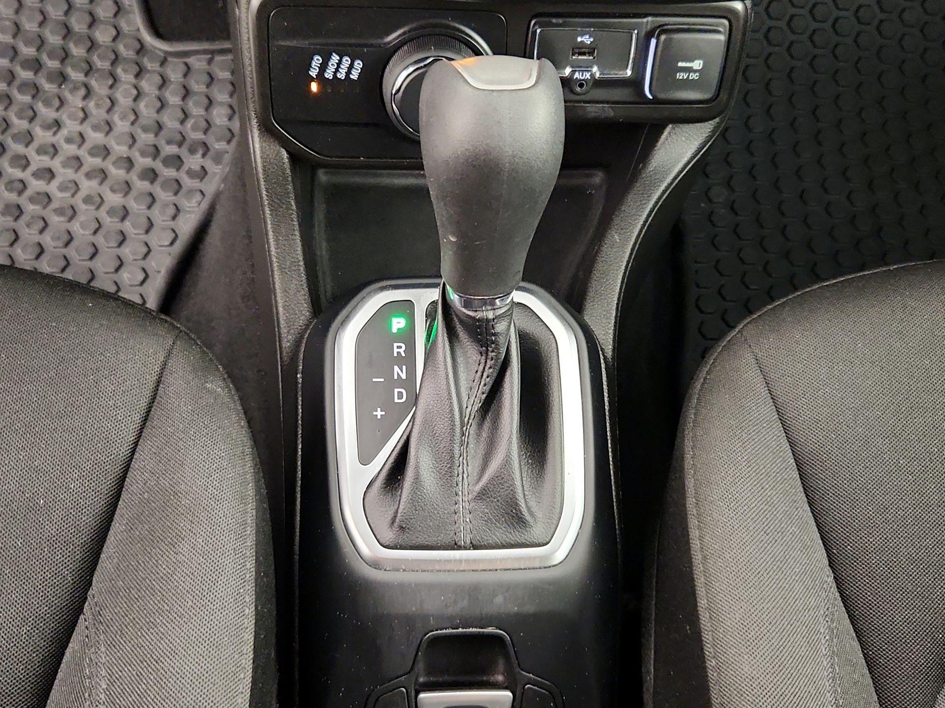 Thumbnail: 2021 Jeep Renegade - 17