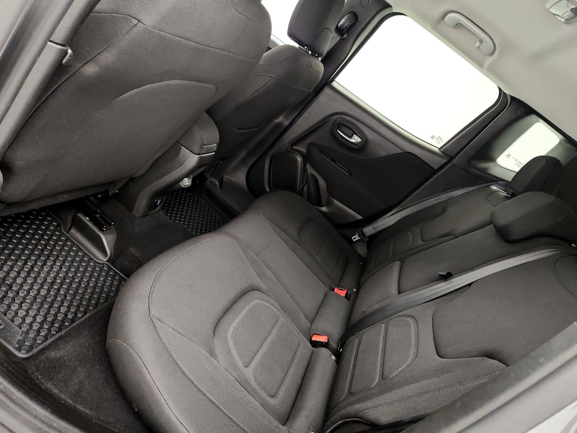 Thumbnail: 2021 Jeep Renegade - 19