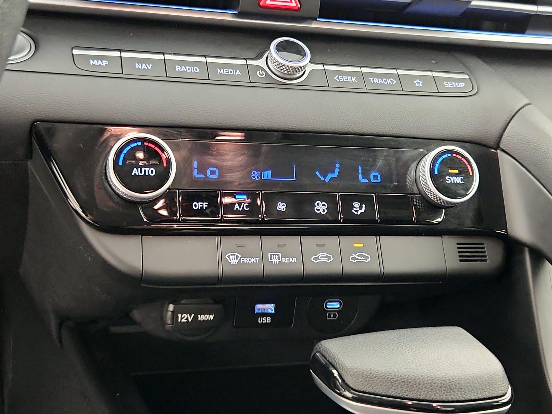 Thumbnail: 2024 Hyundai Elantra - 17
