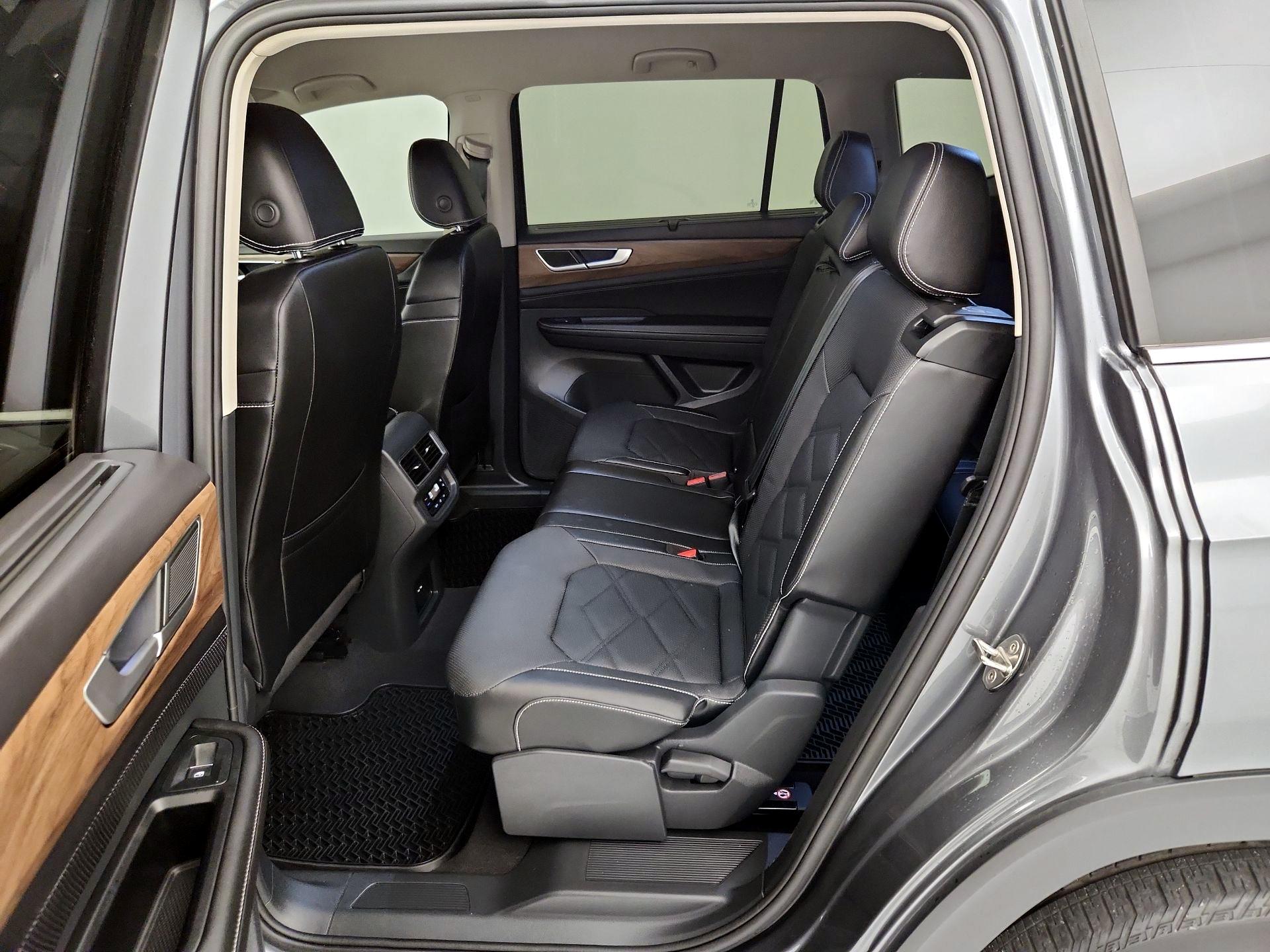 Thumbnail: 2024 Volkswagen Atlas - 19