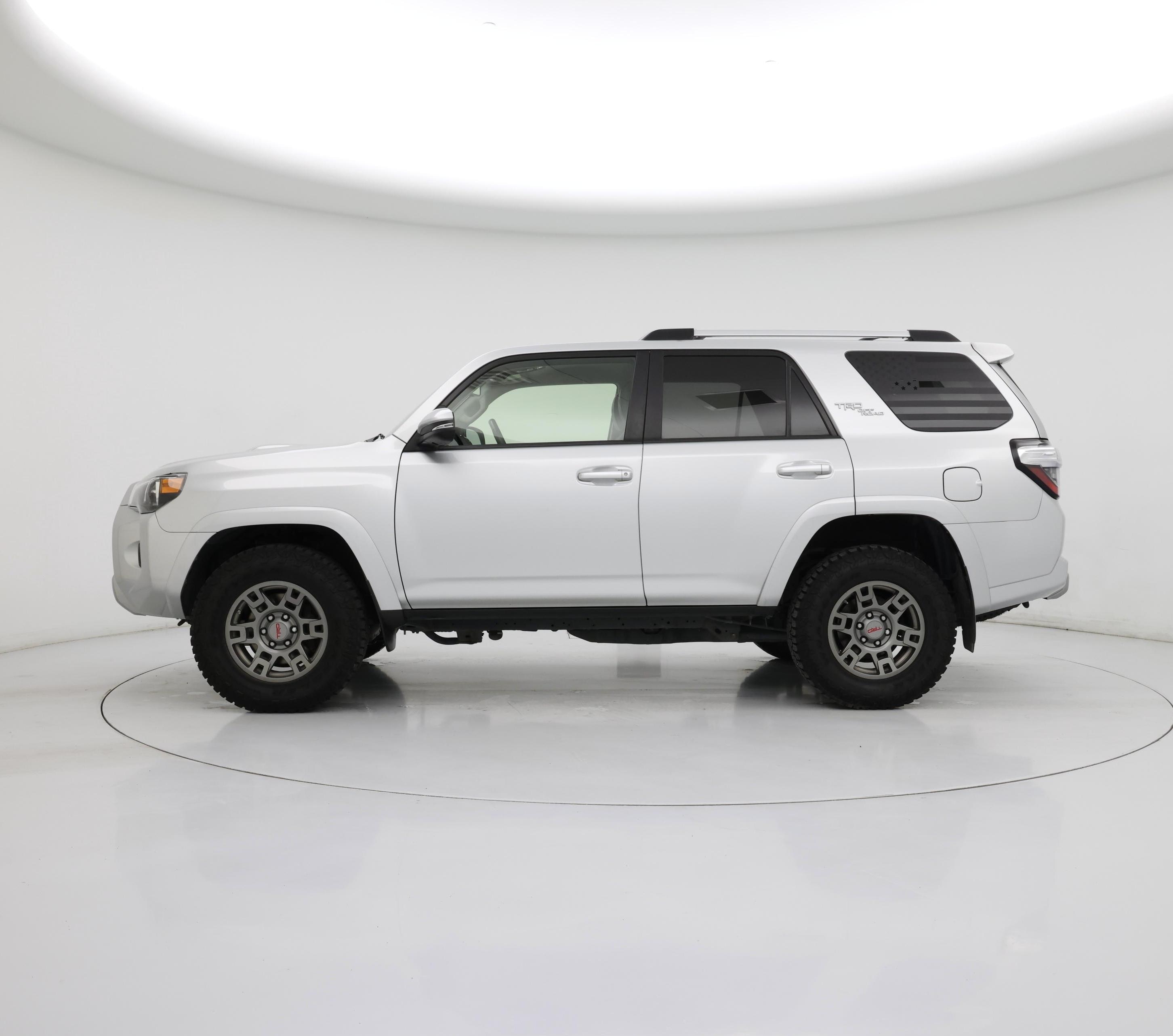 Thumbnail: 2018 Toyota 4Runner - 3