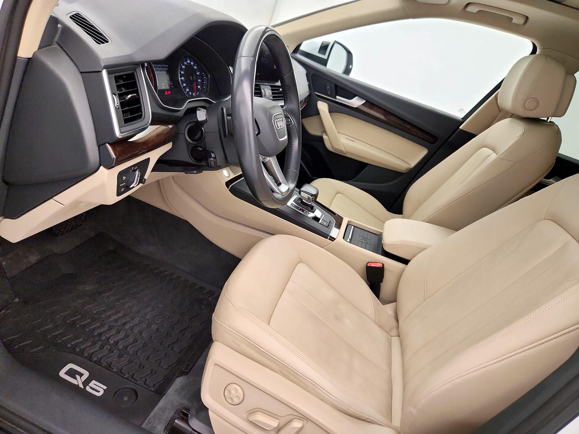 Thumbnail: 2020 Audi Q5 - 11