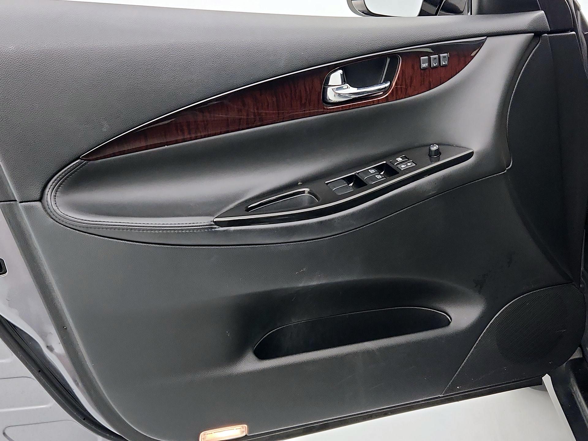 Thumbnail: 2016 INFINITI QX50 - 12