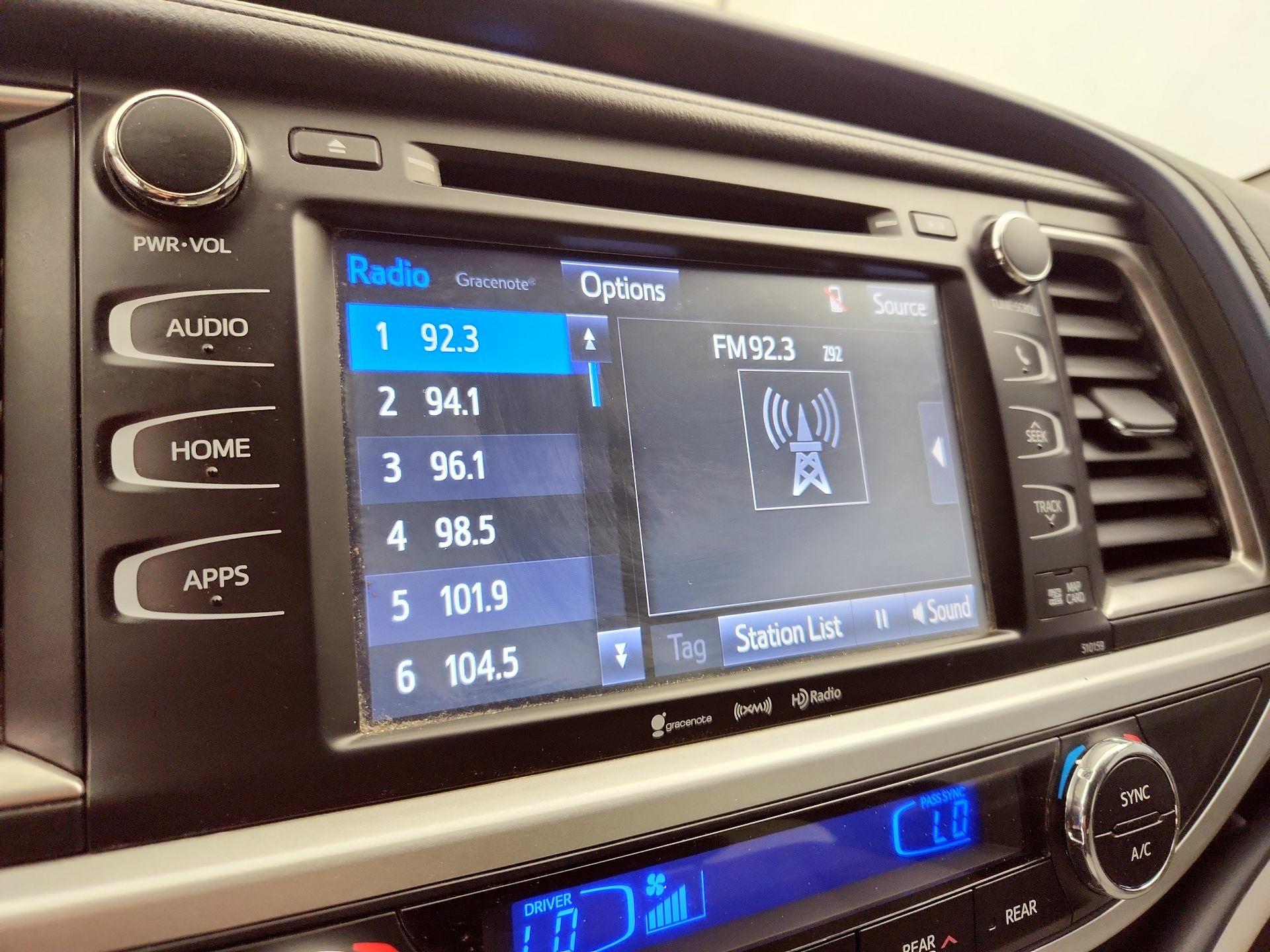 Thumbnail: 2016 Toyota Highlander - 15