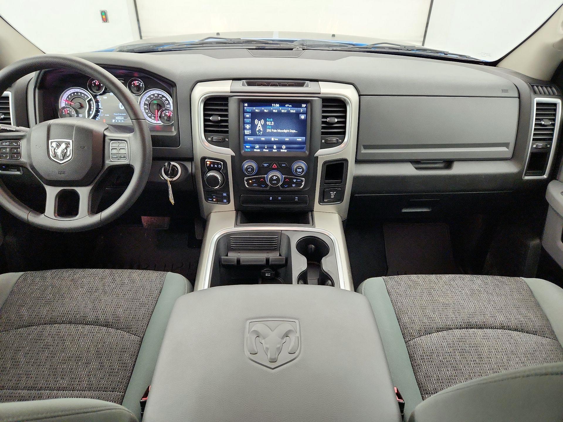 Thumbnail: 2020 RAM 1500 Classic - 9