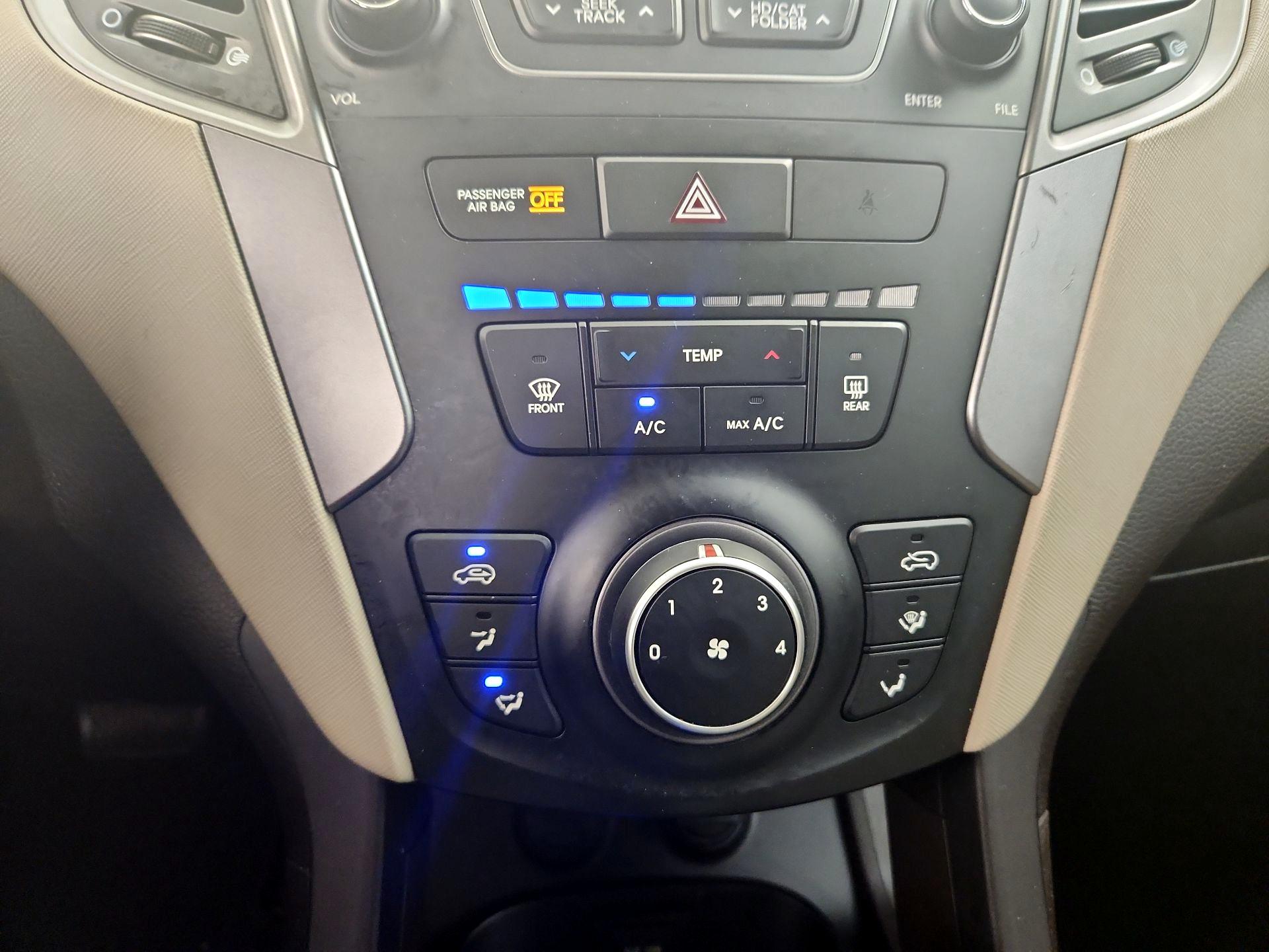 Thumbnail: 2015 Hyundai Santa Fe - 16