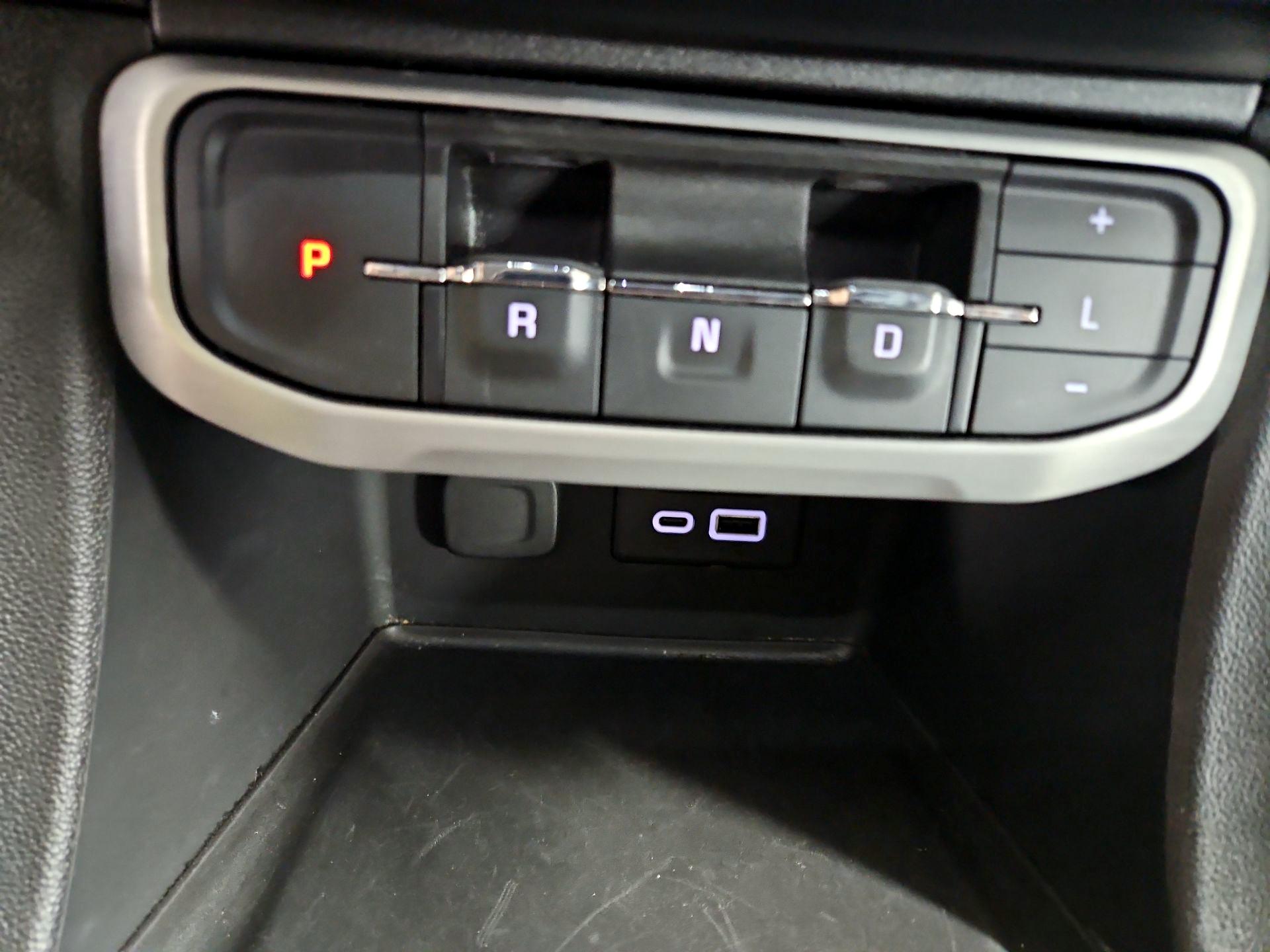 Thumbnail: 2023 GMC Acadia - 18