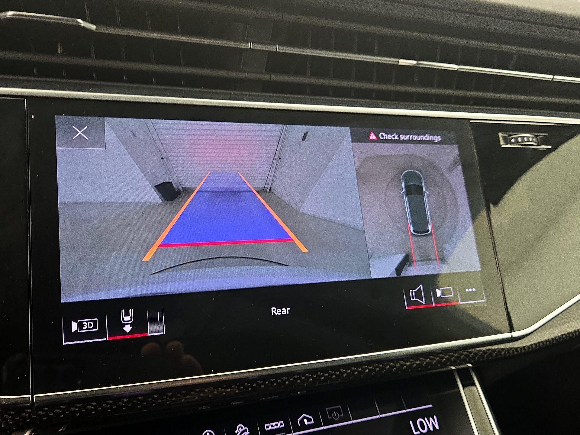 Thumbnail: 2022 Audi SQ7 - 15
