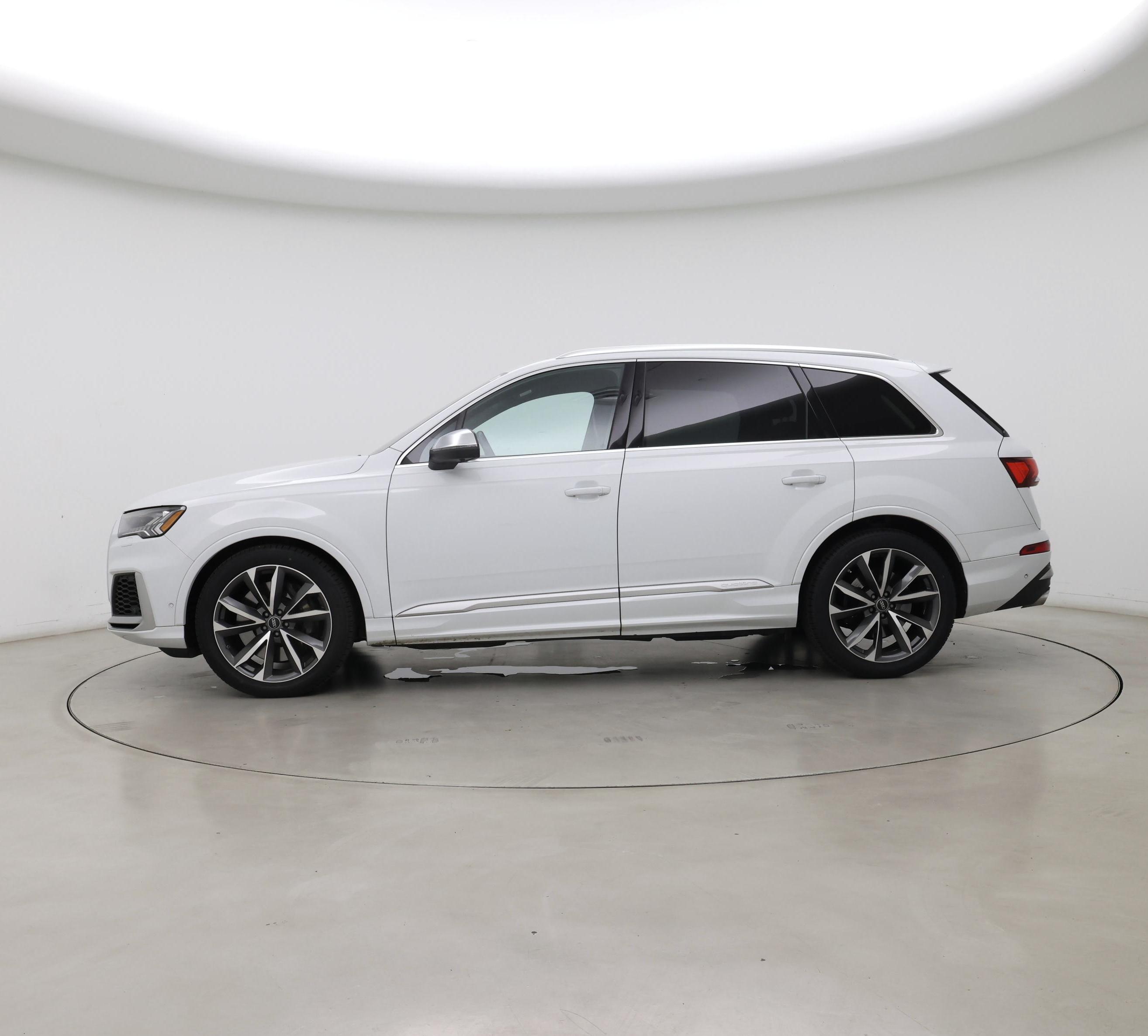 Thumbnail: 2022 Audi SQ7 - 3