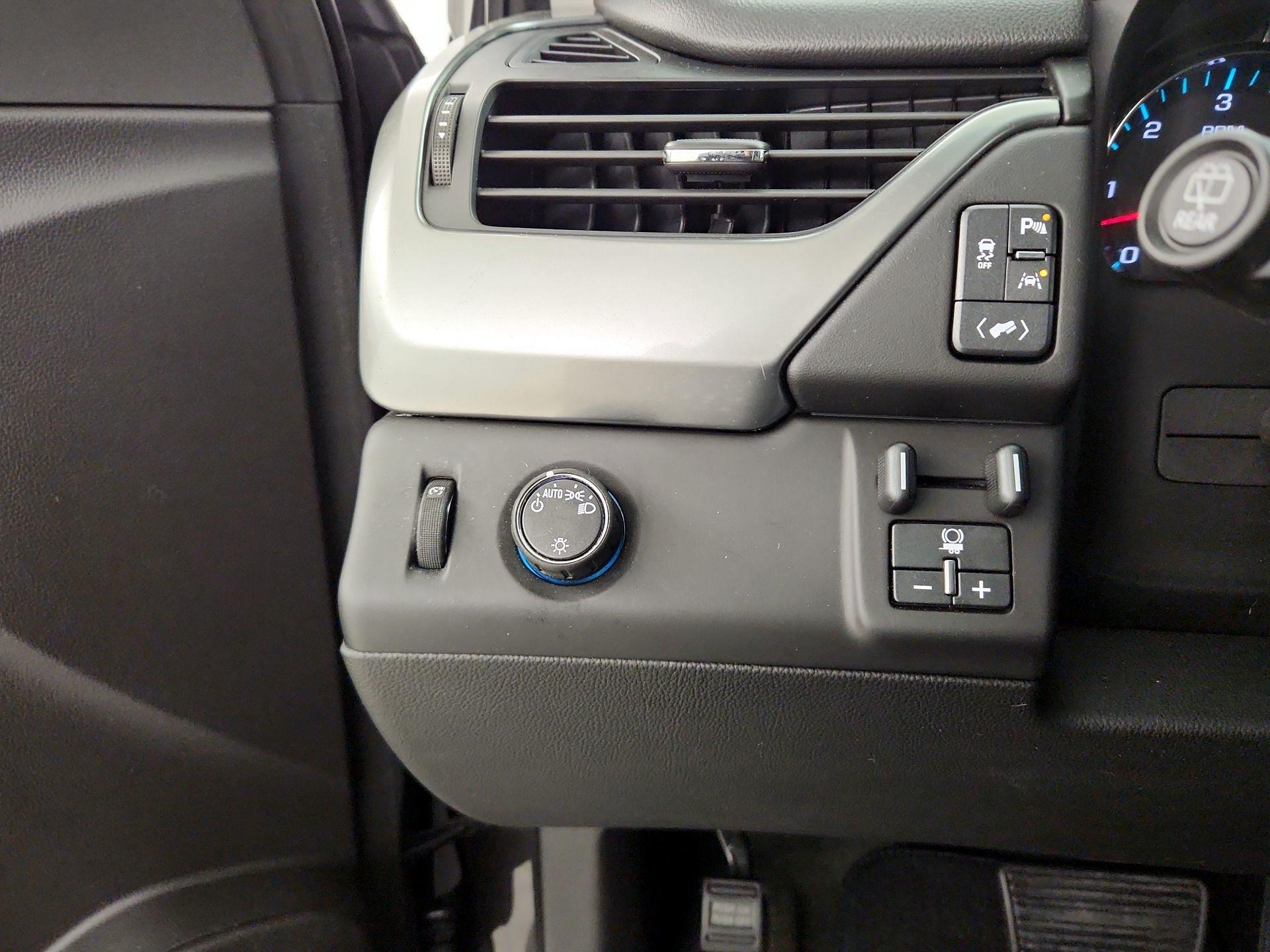 Thumbnail: 2016 Chevrolet Tahoe - 13