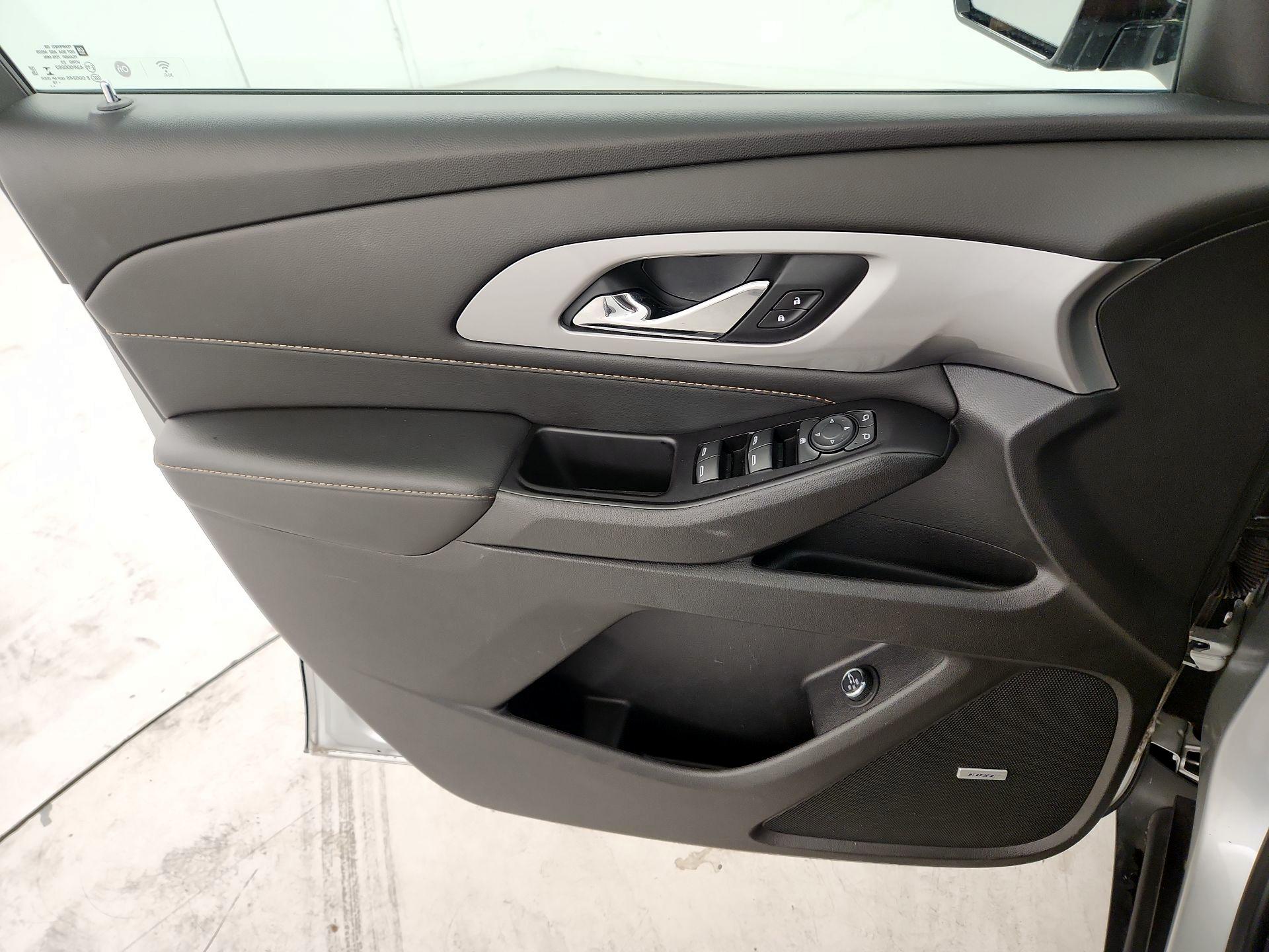 Thumbnail: 2020 Chevrolet Traverse - 12