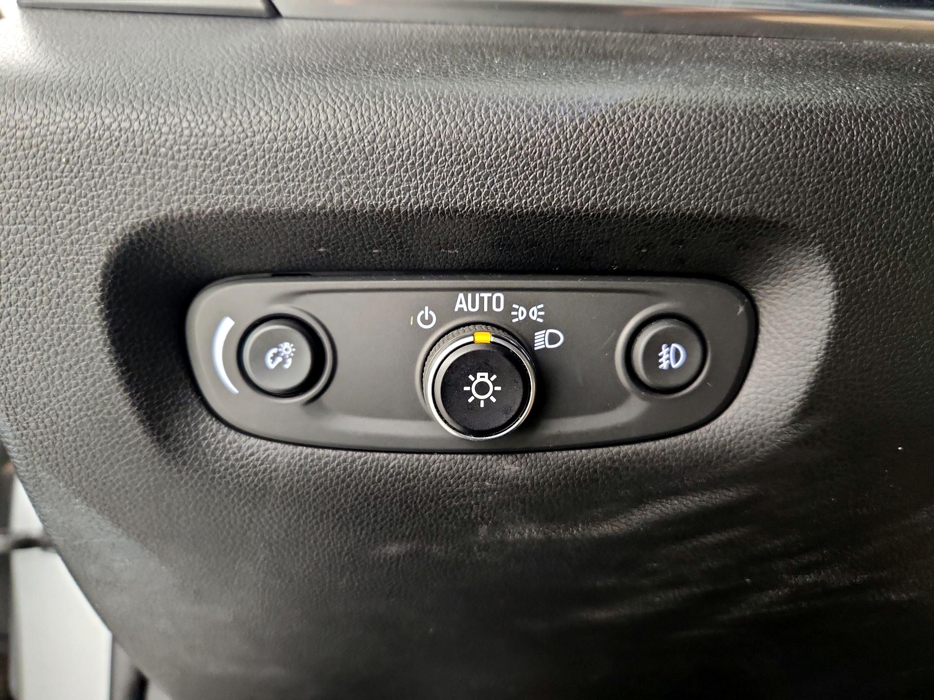 Thumbnail: 2020 Chevrolet Traverse - 13