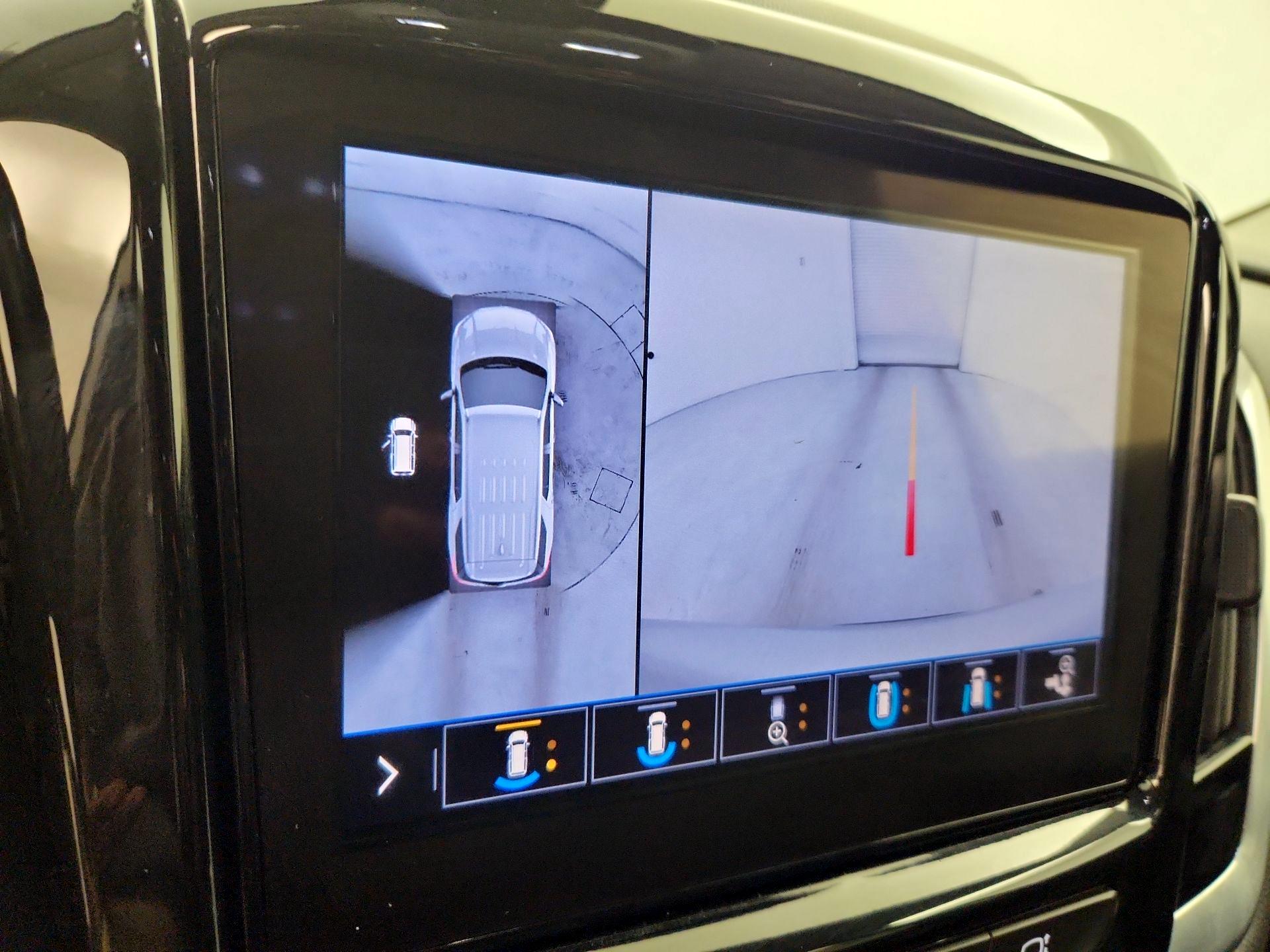 Thumbnail: 2020 Chevrolet Traverse - 15