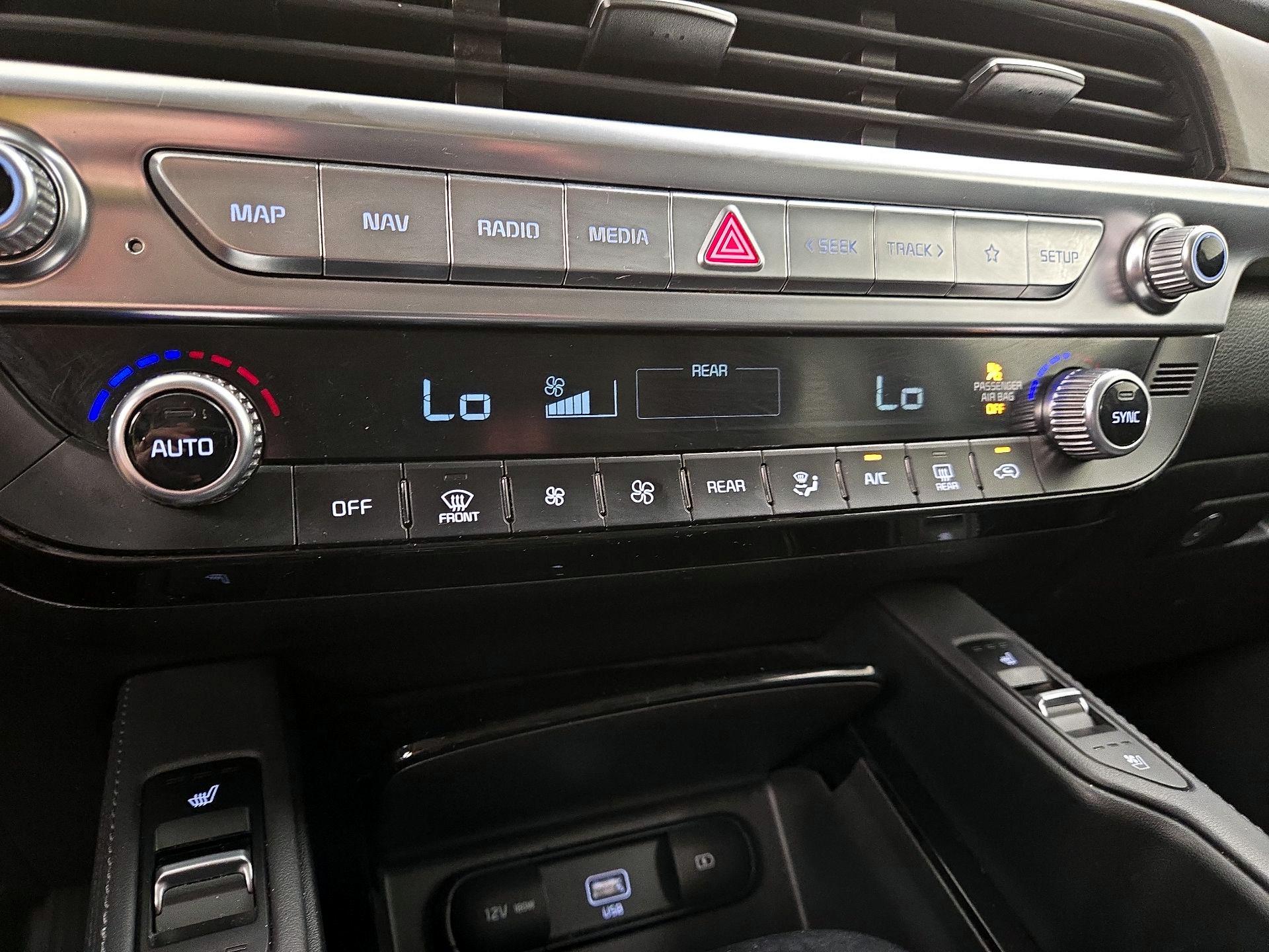 Thumbnail: 2020 Kia Telluride - 17