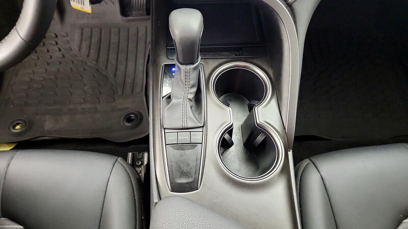 2024 Toyota Camry SE 17