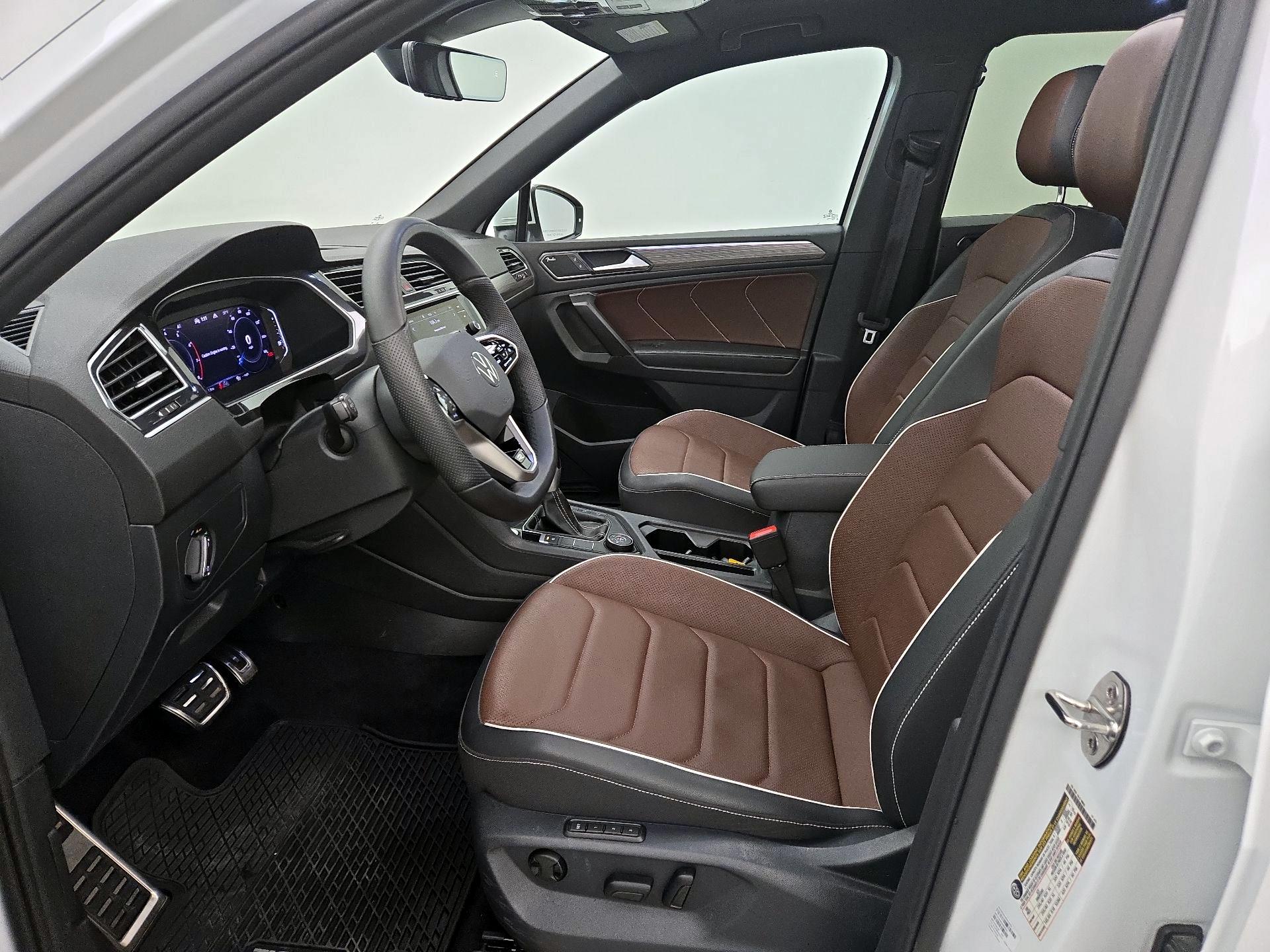 Thumbnail: 2024 Volkswagen Tiguan - 11