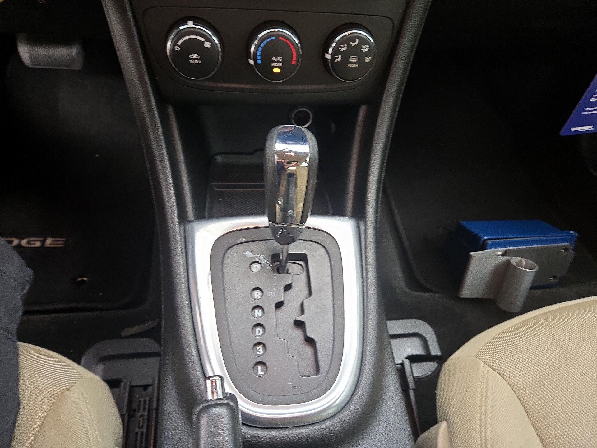 Thumbnail: 2013 Dodge Avenger - 15
