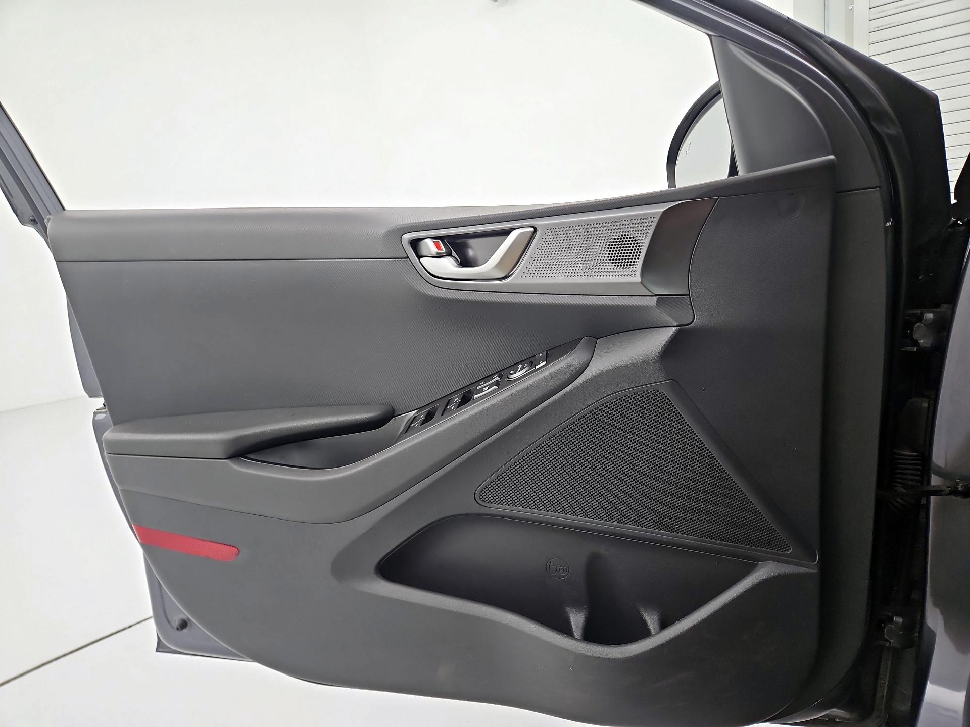 Thumbnail: 2020 Hyundai Ioniq - 12