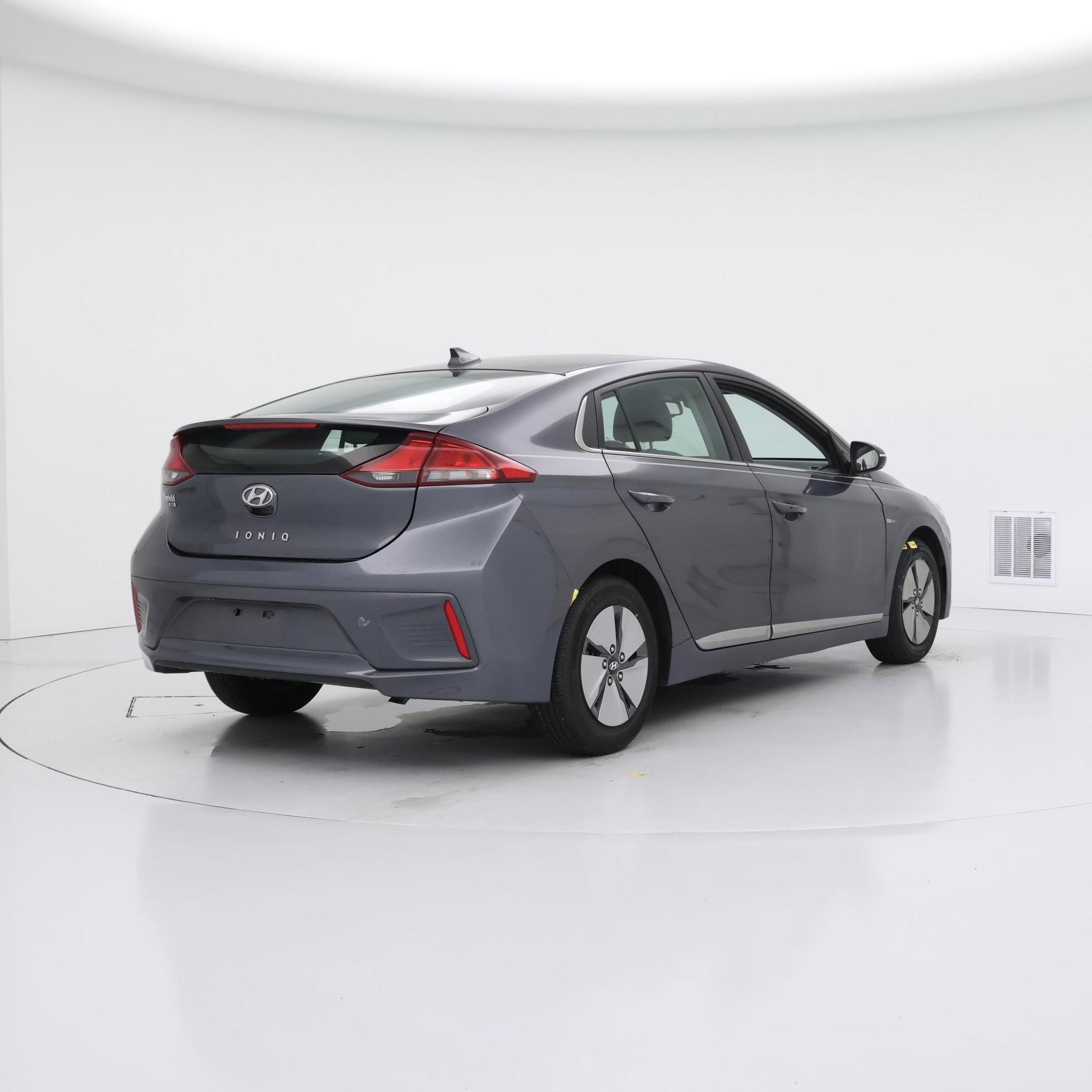 Thumbnail: 2020 Hyundai Ioniq - 8
