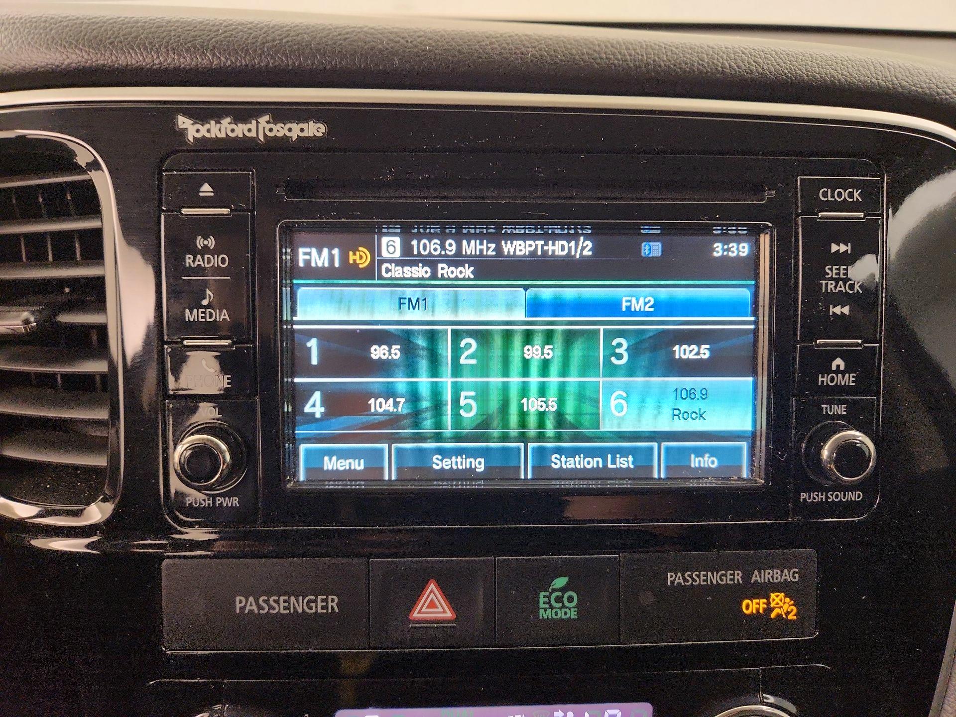 Thumbnail: 2016 Mitsubishi Outlander - 15