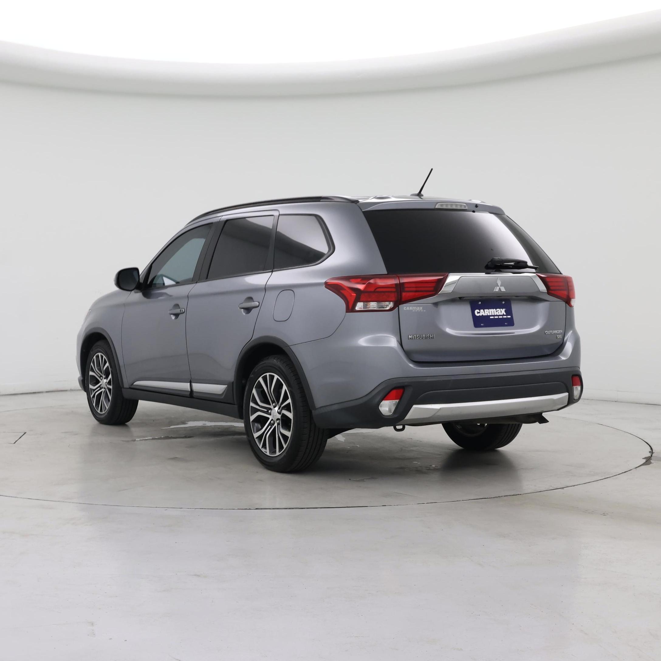 Thumbnail: 2016 Mitsubishi Outlander - 2