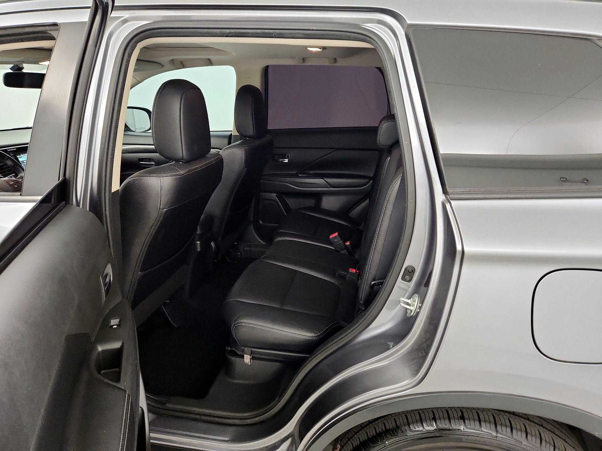 Thumbnail: 2016 Mitsubishi Outlander - 20