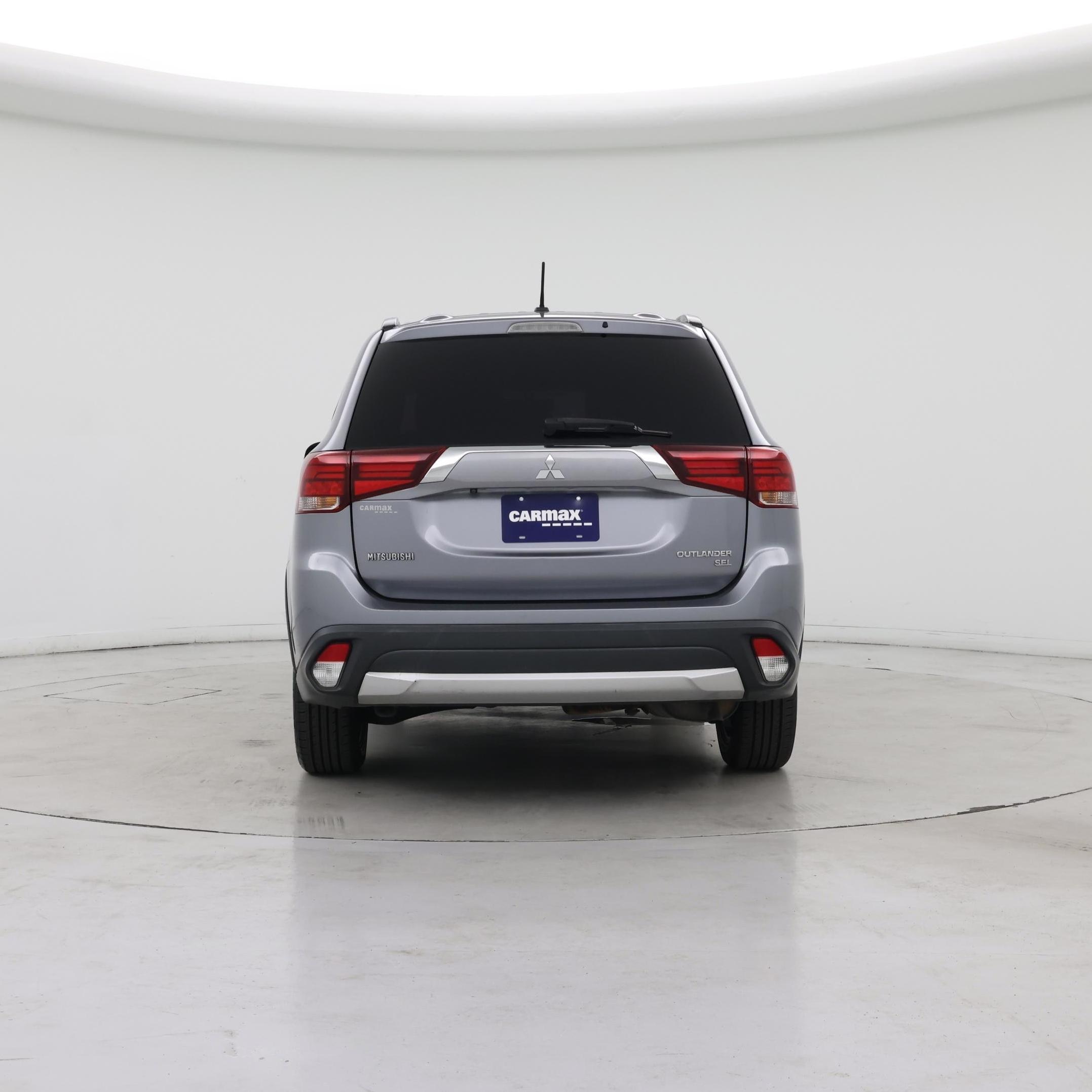 Thumbnail: 2016 Mitsubishi Outlander - 6