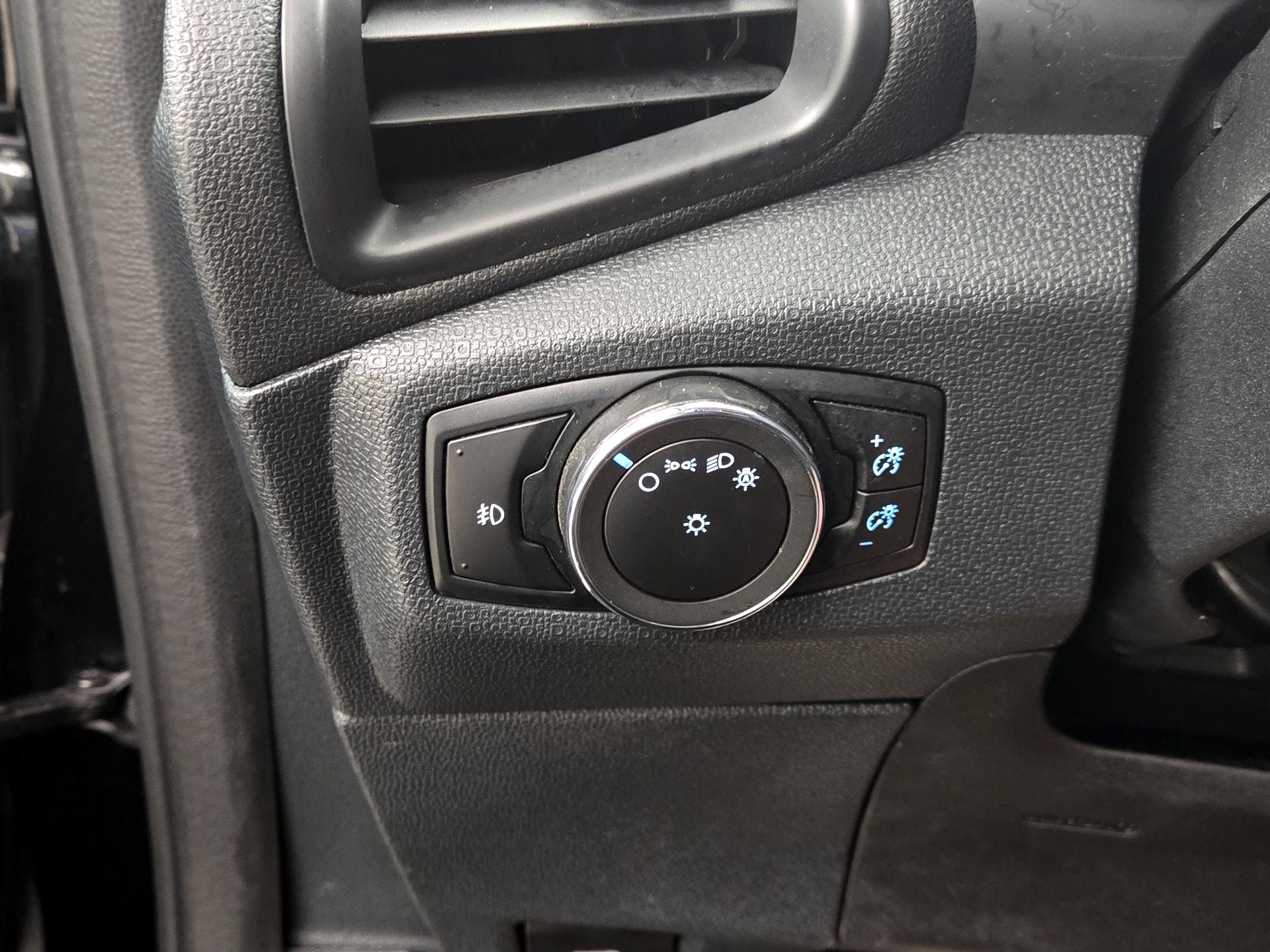 Thumbnail: 2018 Ford EcoSport - 13