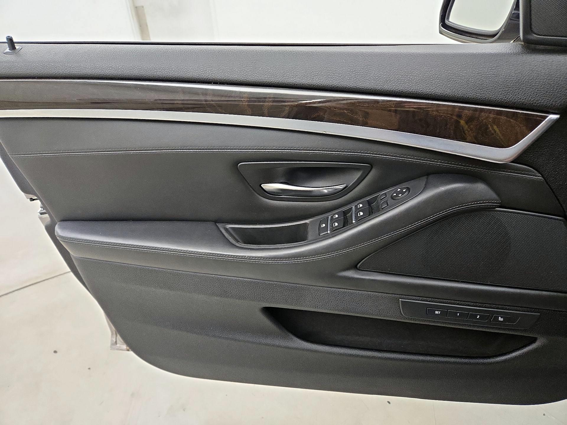 Thumbnail: 2015 BMW 5 Series - 12
