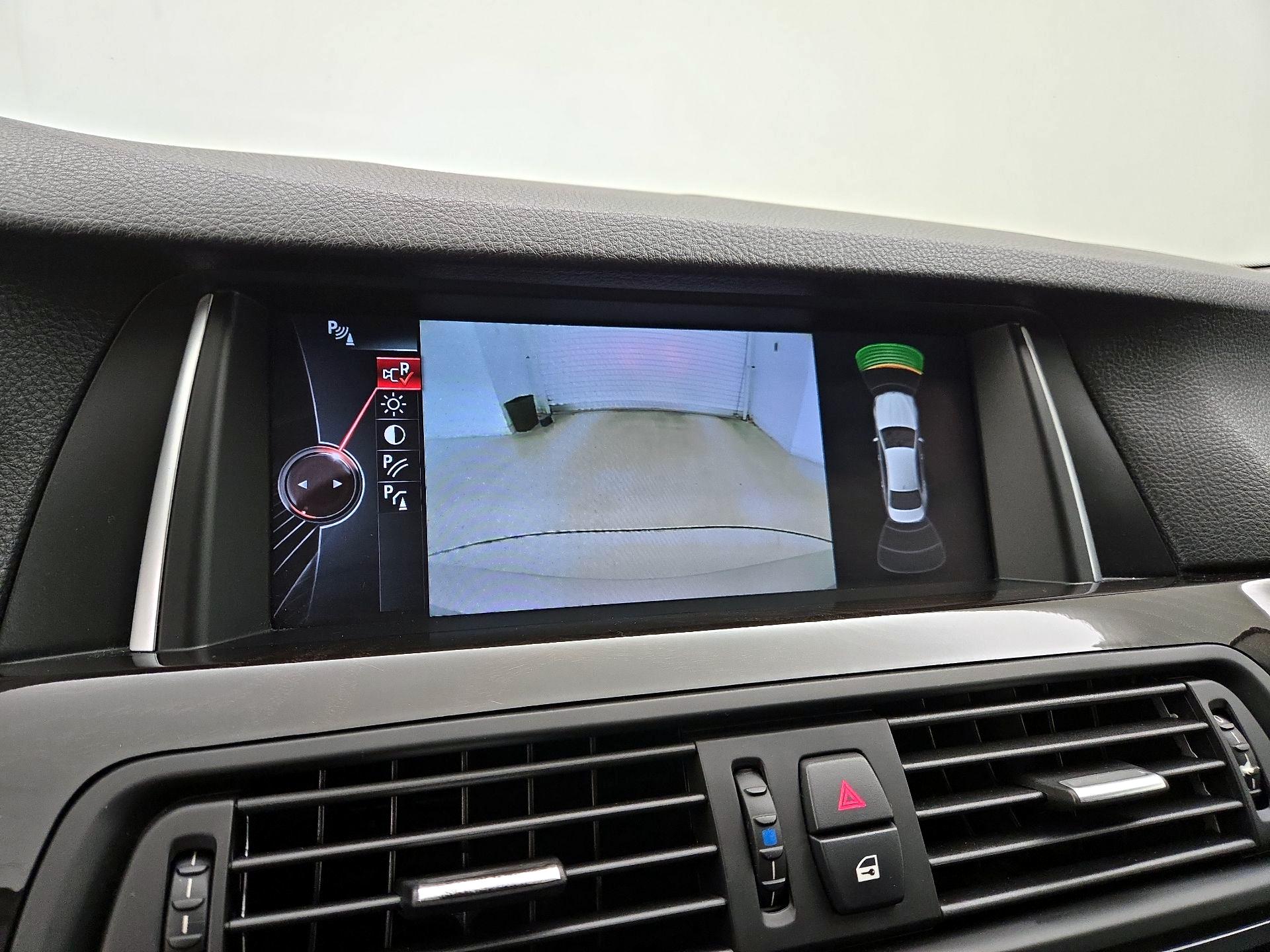 Thumbnail: 2015 BMW 5 Series - 15