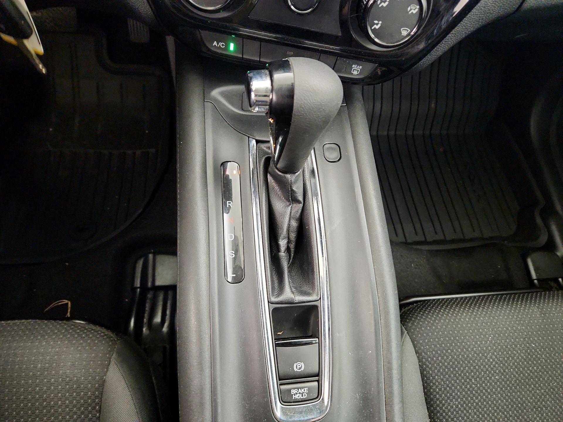 Thumbnail: 2019 Honda HR-V - 17