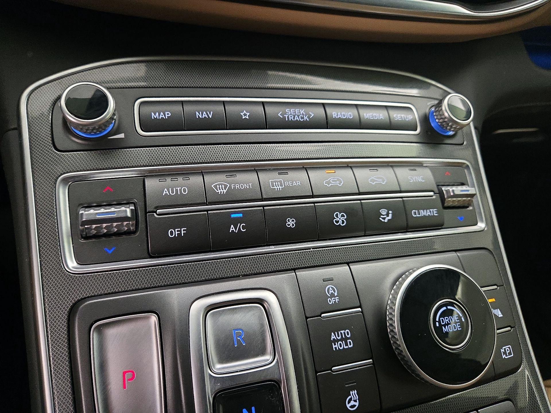 Thumbnail: 2022 Hyundai Santa Fe - 17