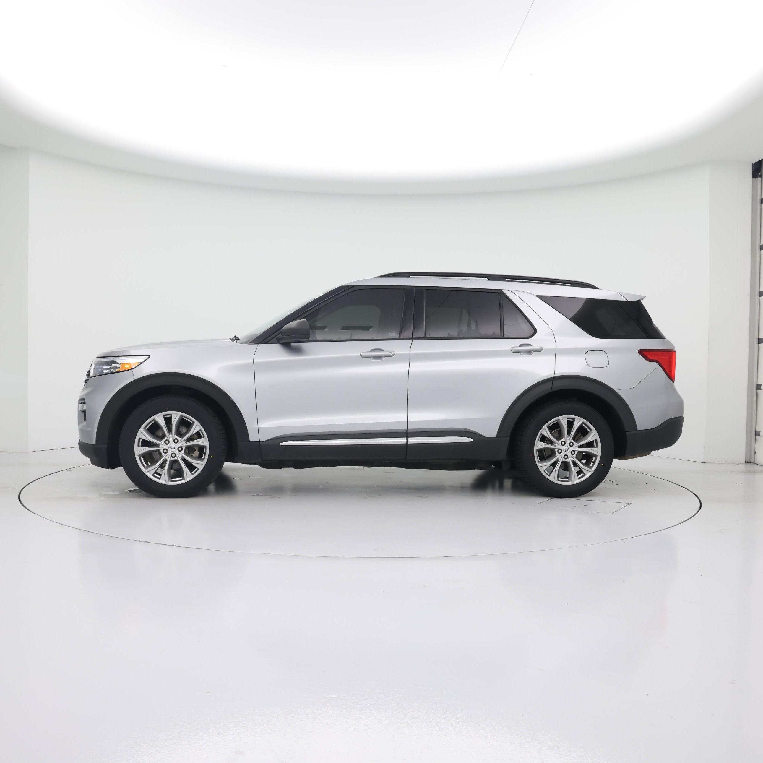 Thumbnail: 2021 Ford Explorer - 3