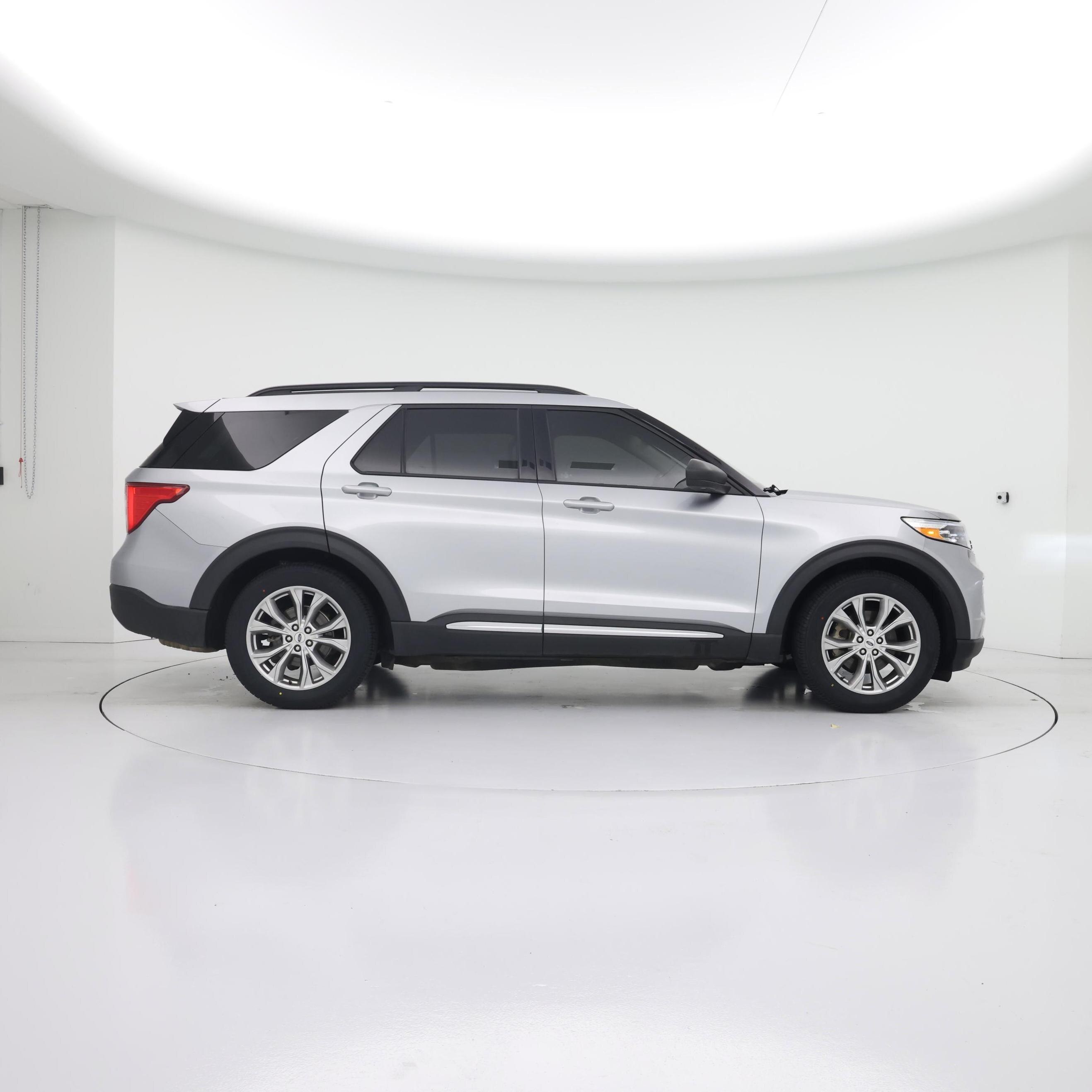 Thumbnail: 2021 Ford Explorer - 7