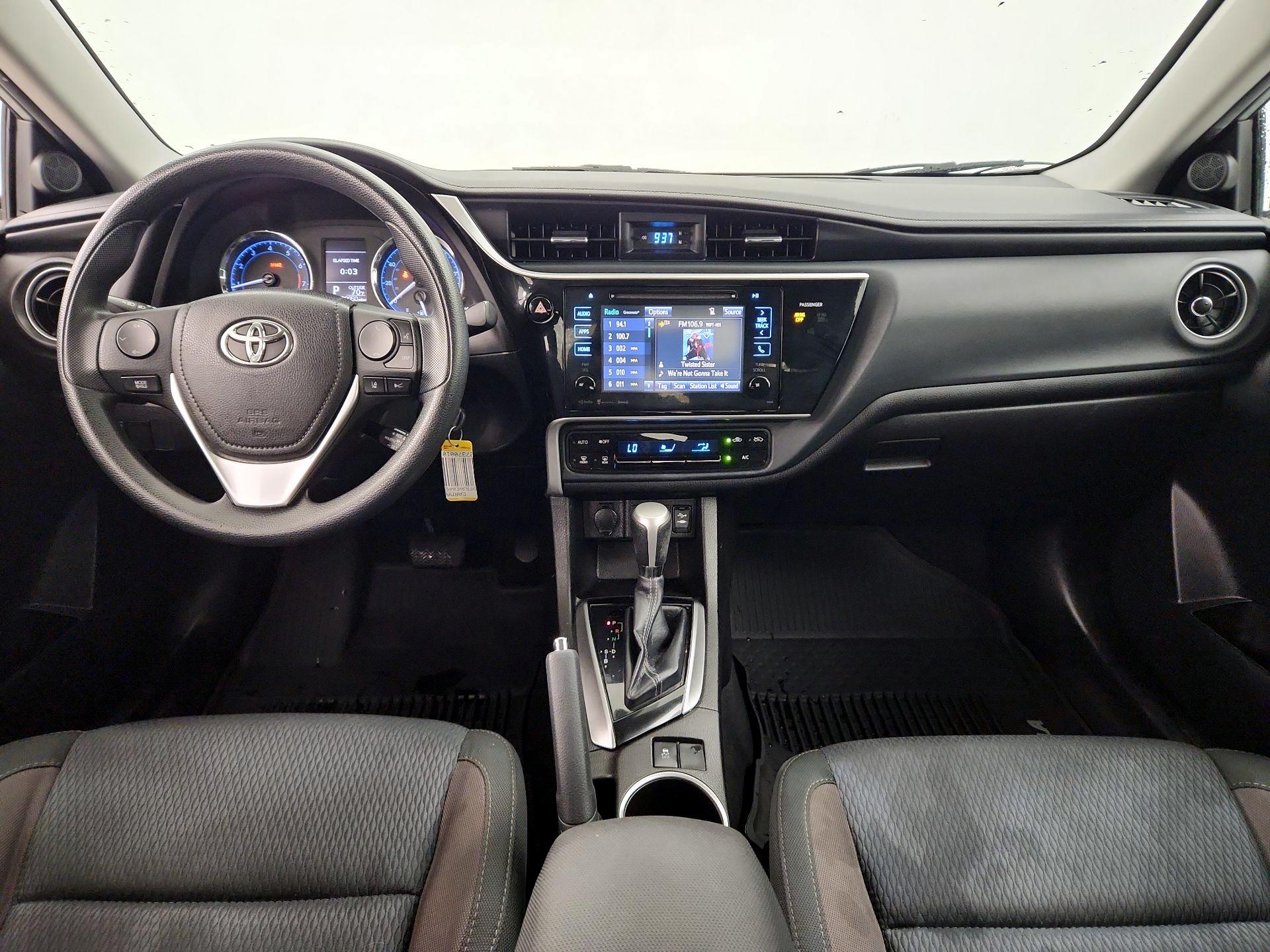 Thumbnail: 2017 Toyota Corolla - 9