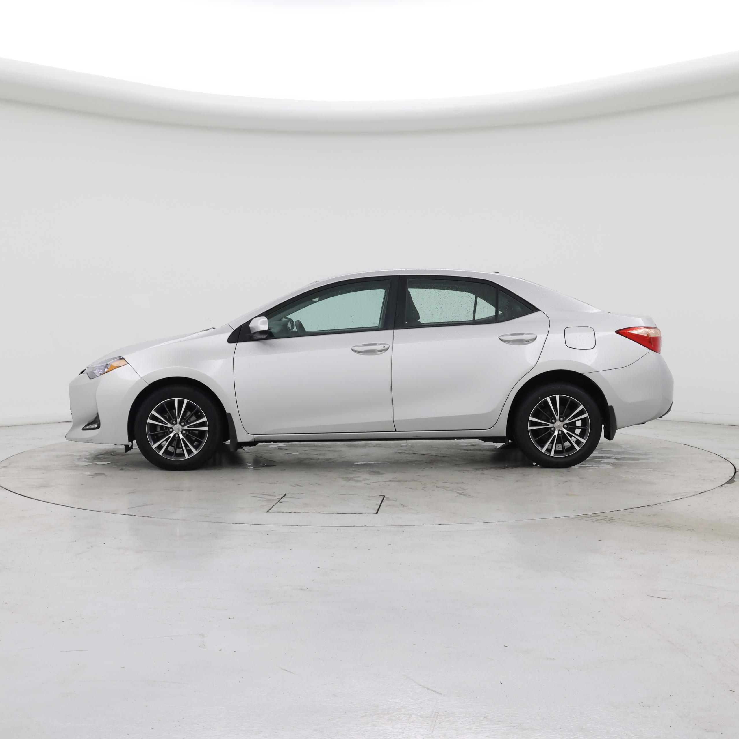 Thumbnail: 2017 Toyota Corolla - 3