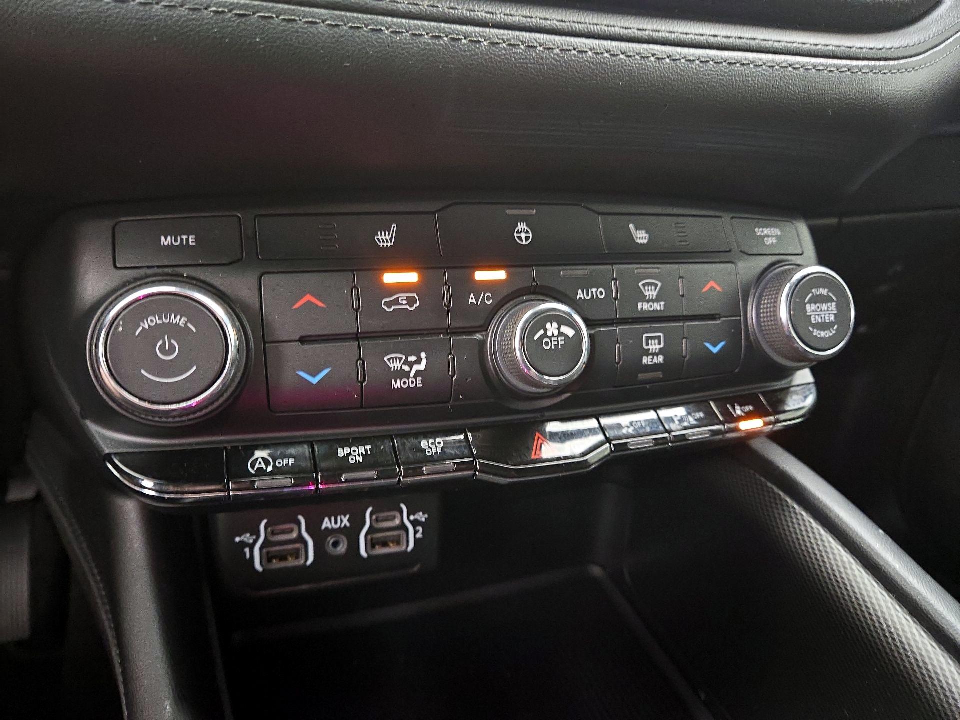 Thumbnail: 2022 Dodge Durango - 16
