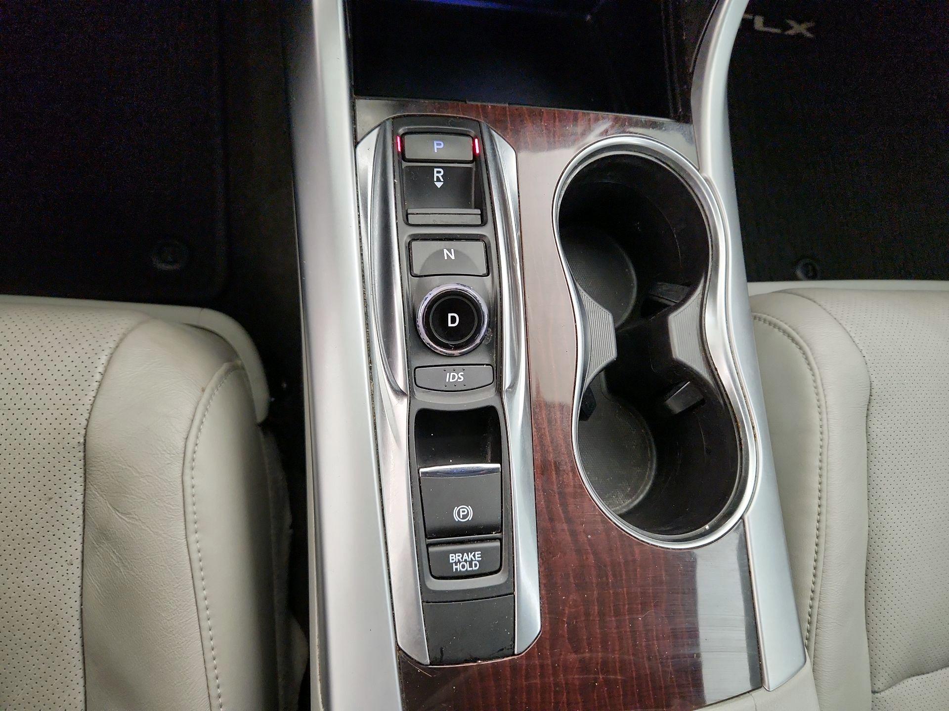 Thumbnail: 2015 Acura TLX - 18
