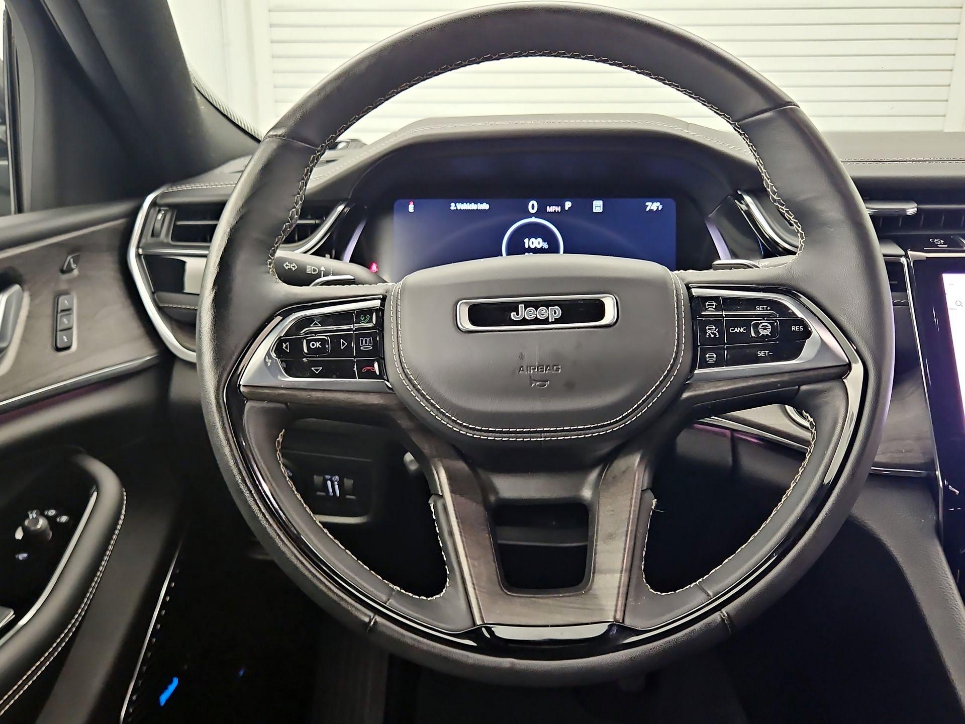 Thumbnail: 2023 Jeep Grand Cherokee - 10