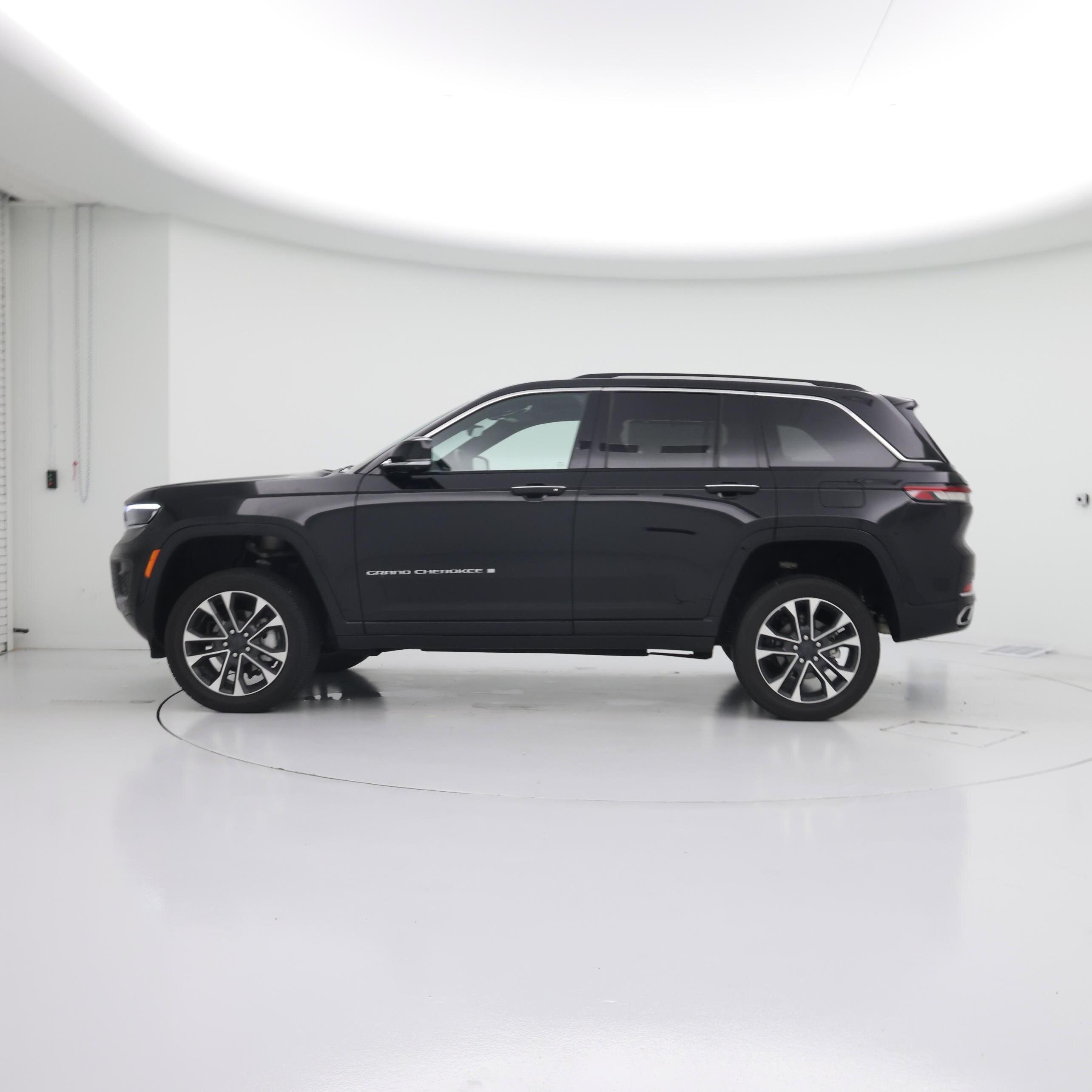 Thumbnail: 2023 Jeep Grand Cherokee - 3