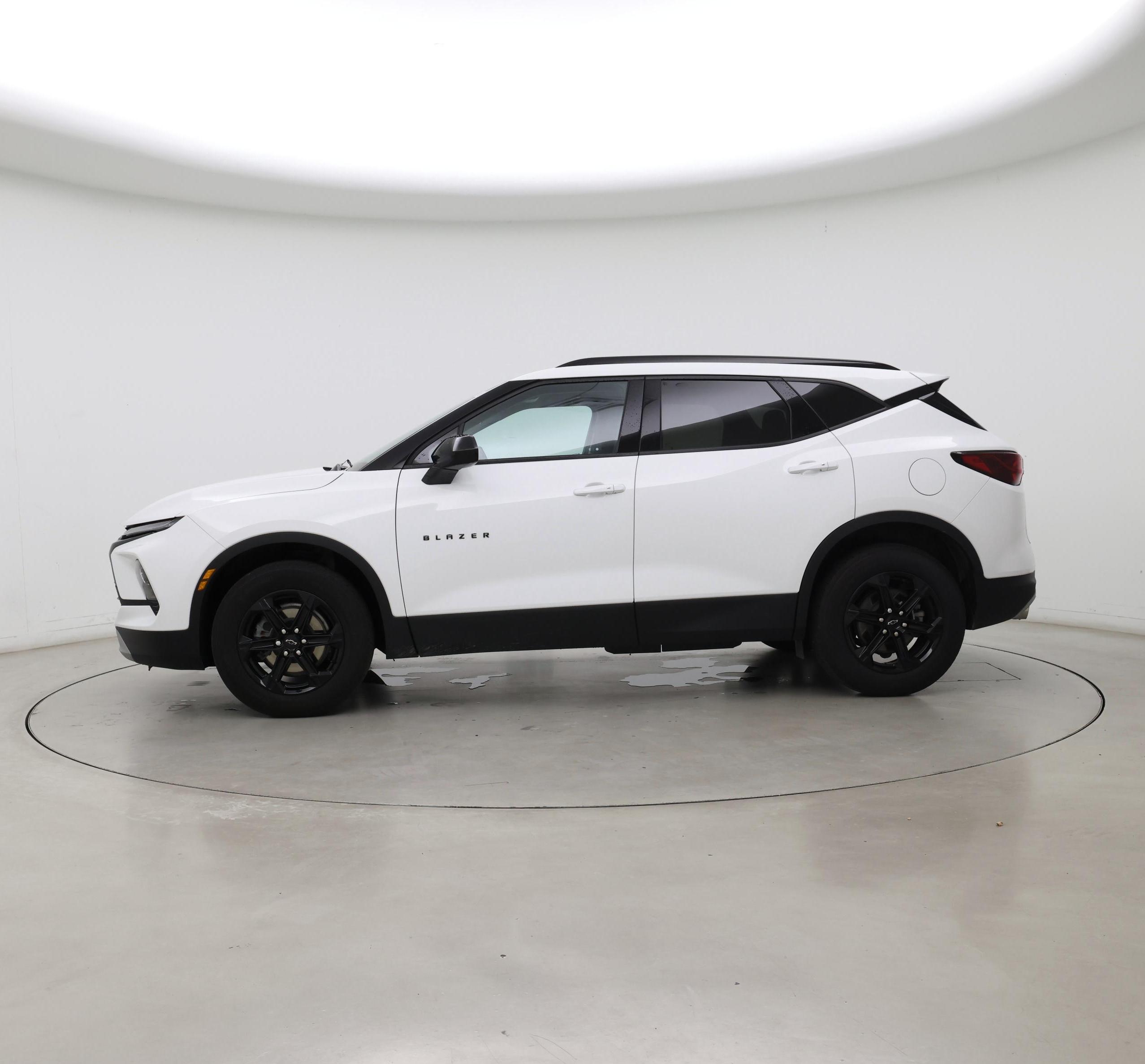Thumbnail: 2023 Chevrolet Blazer - 3