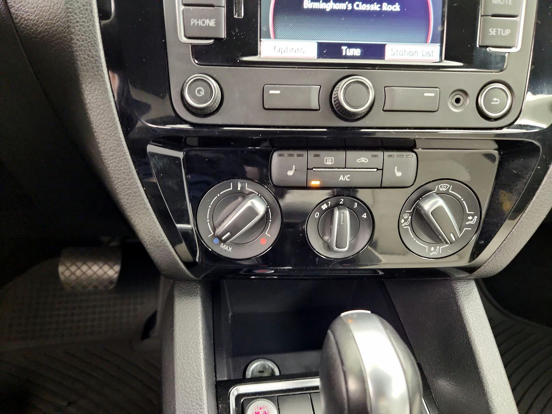 Thumbnail: 2015 Volkswagen Jetta - 17