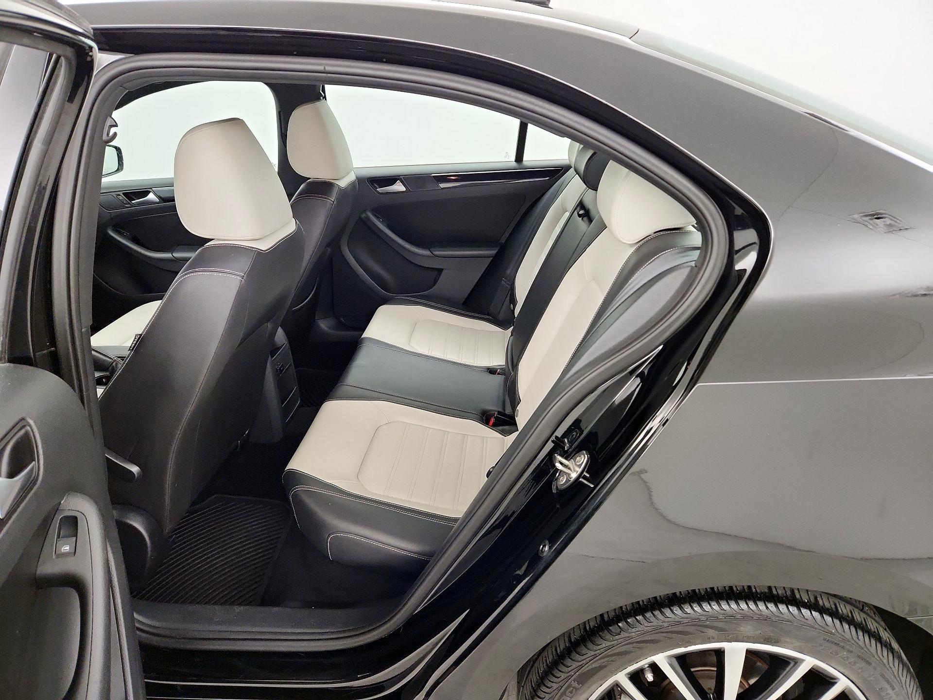 Thumbnail: 2015 Volkswagen Jetta - 20