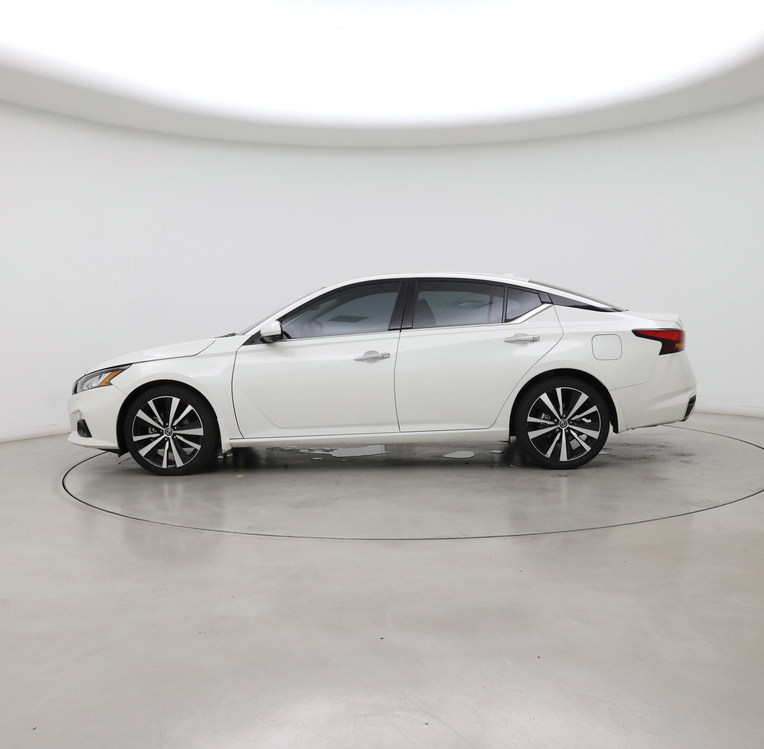 Thumbnail: 2022 Nissan Altima - 3