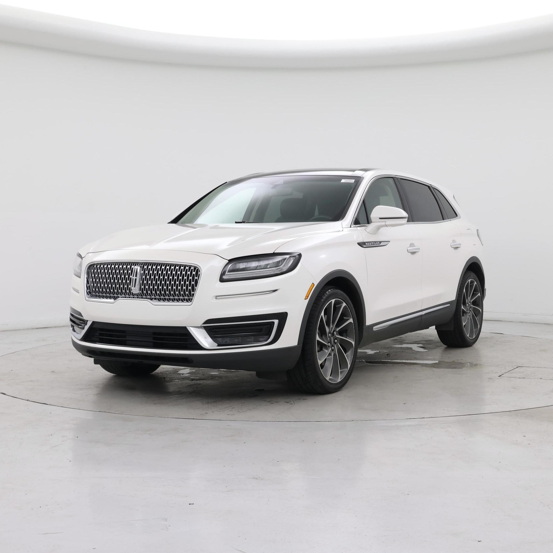 Thumbnail: 2019 Lincoln Nautilus - 4
