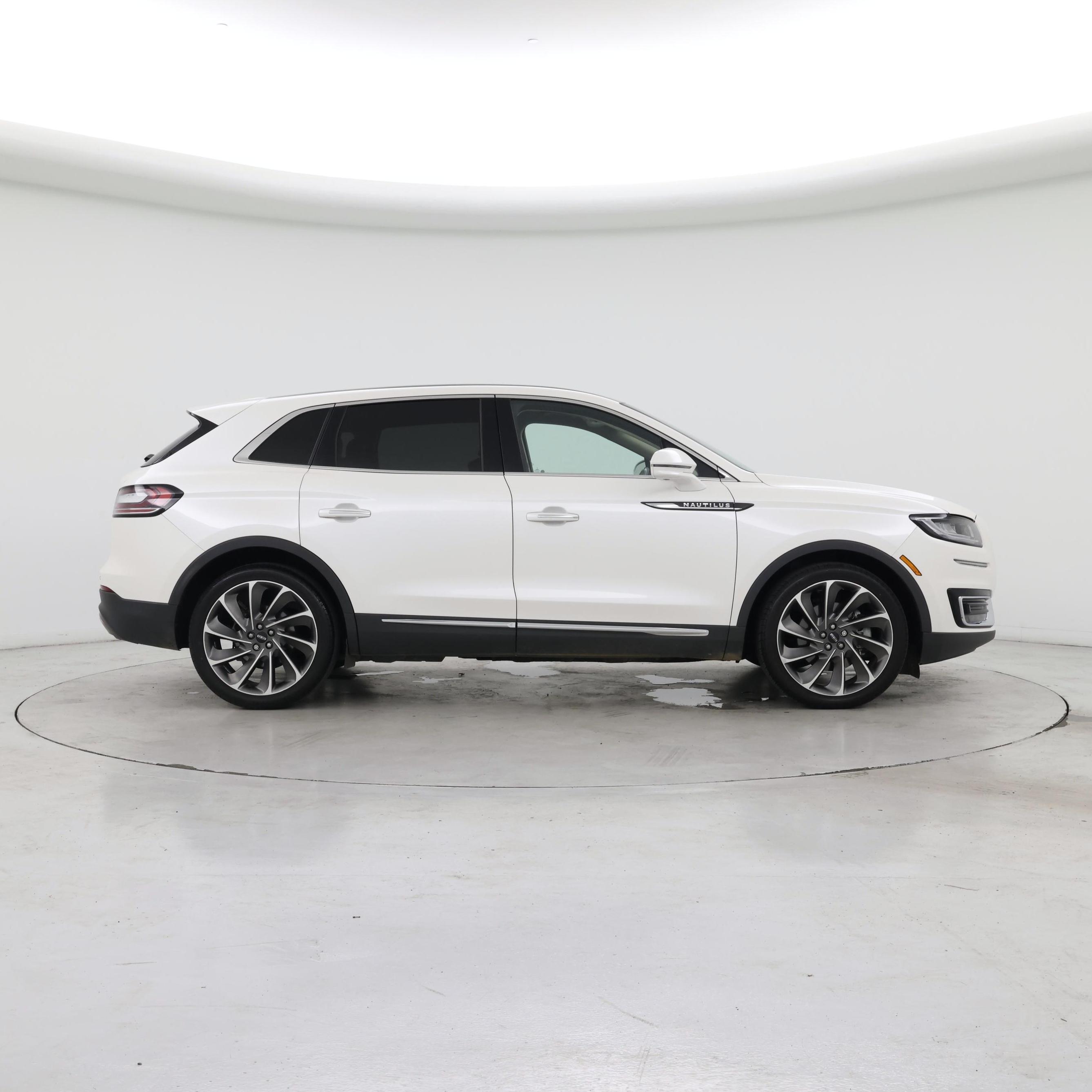 Thumbnail: 2019 Lincoln Nautilus - 7